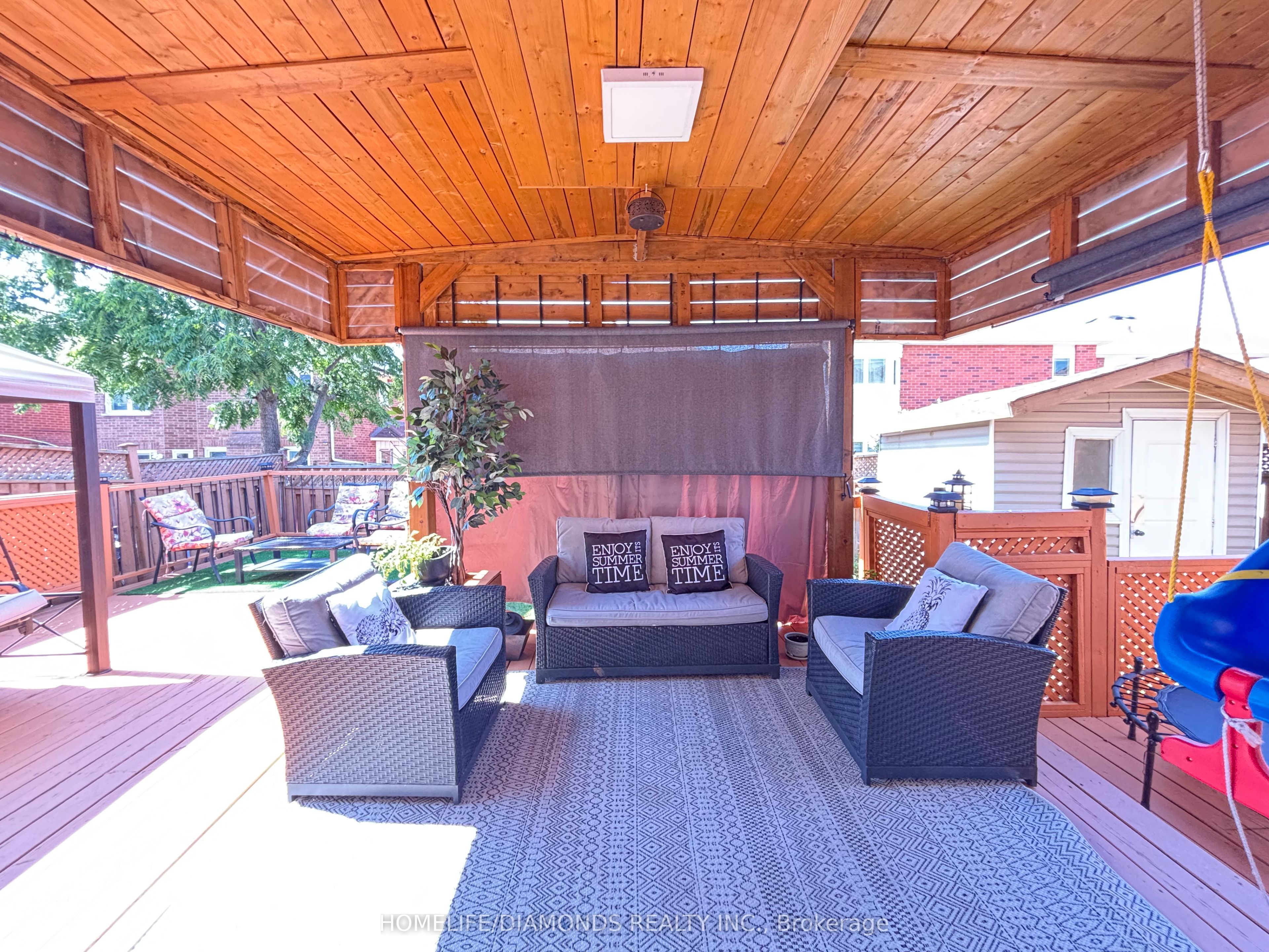 186 Fernforest Drive Property Photo 20