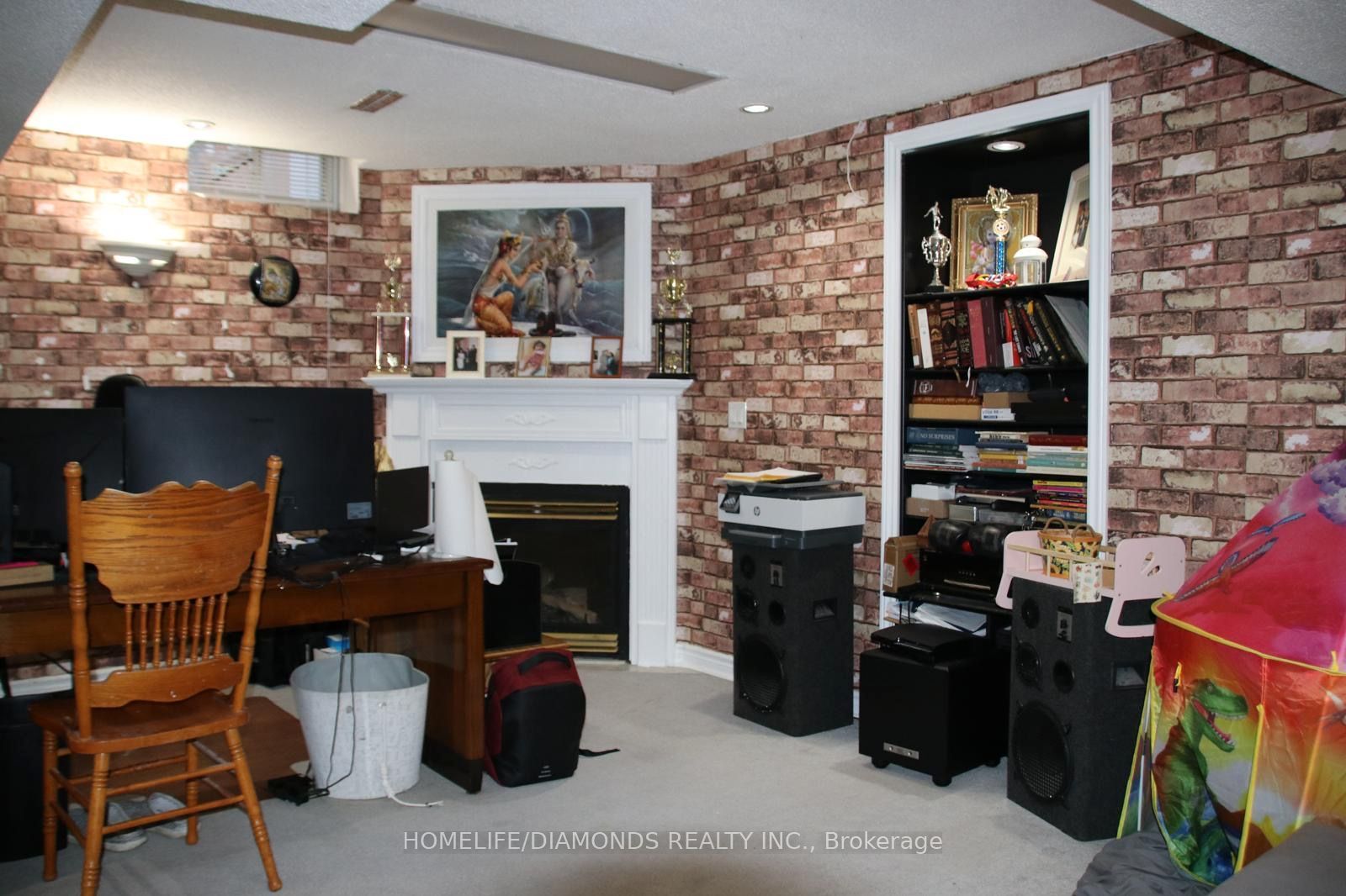 186 Fernforest Drive Property Photo 27