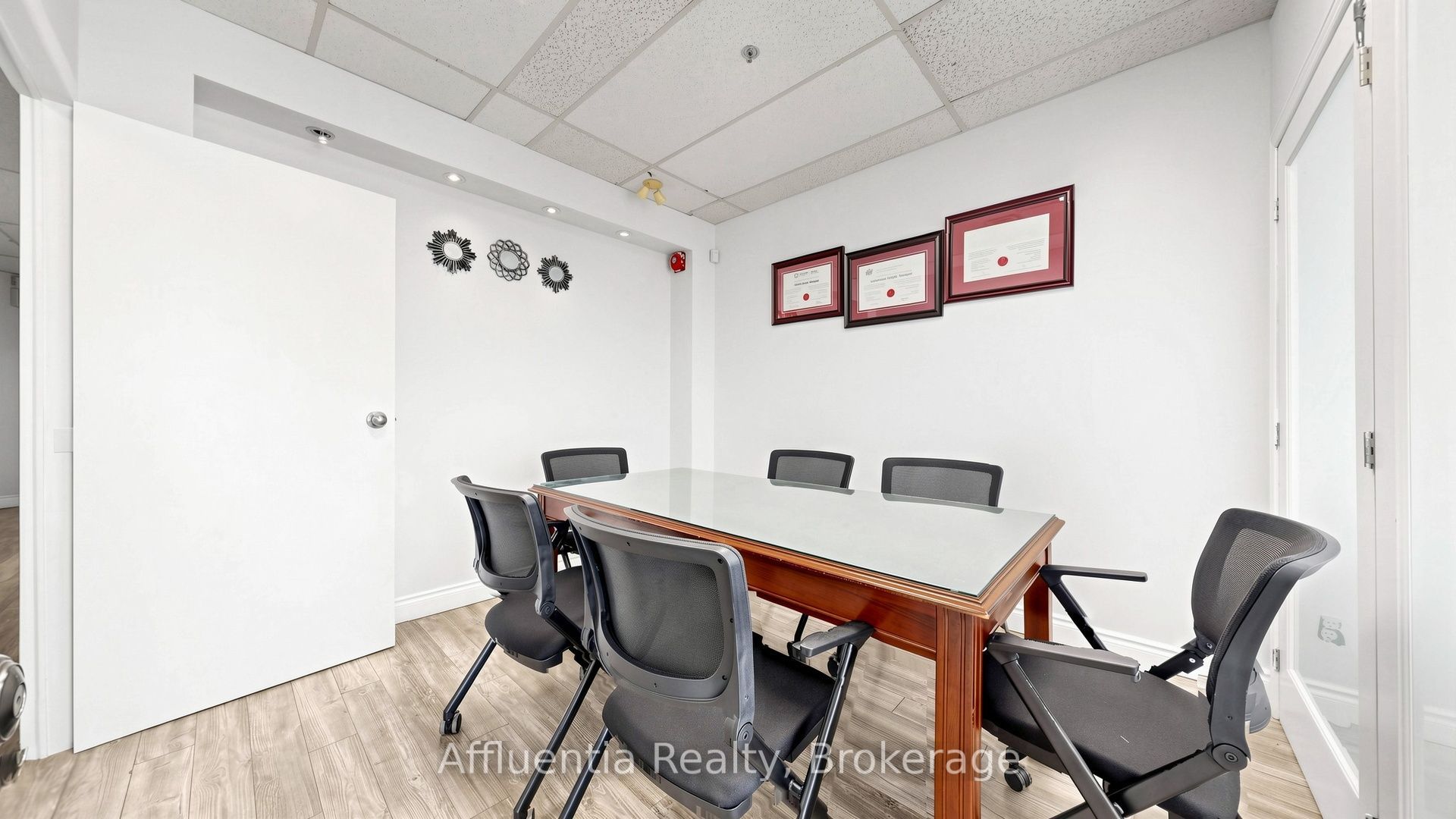 7895 Tranmere Drive 17 Property Photo 29