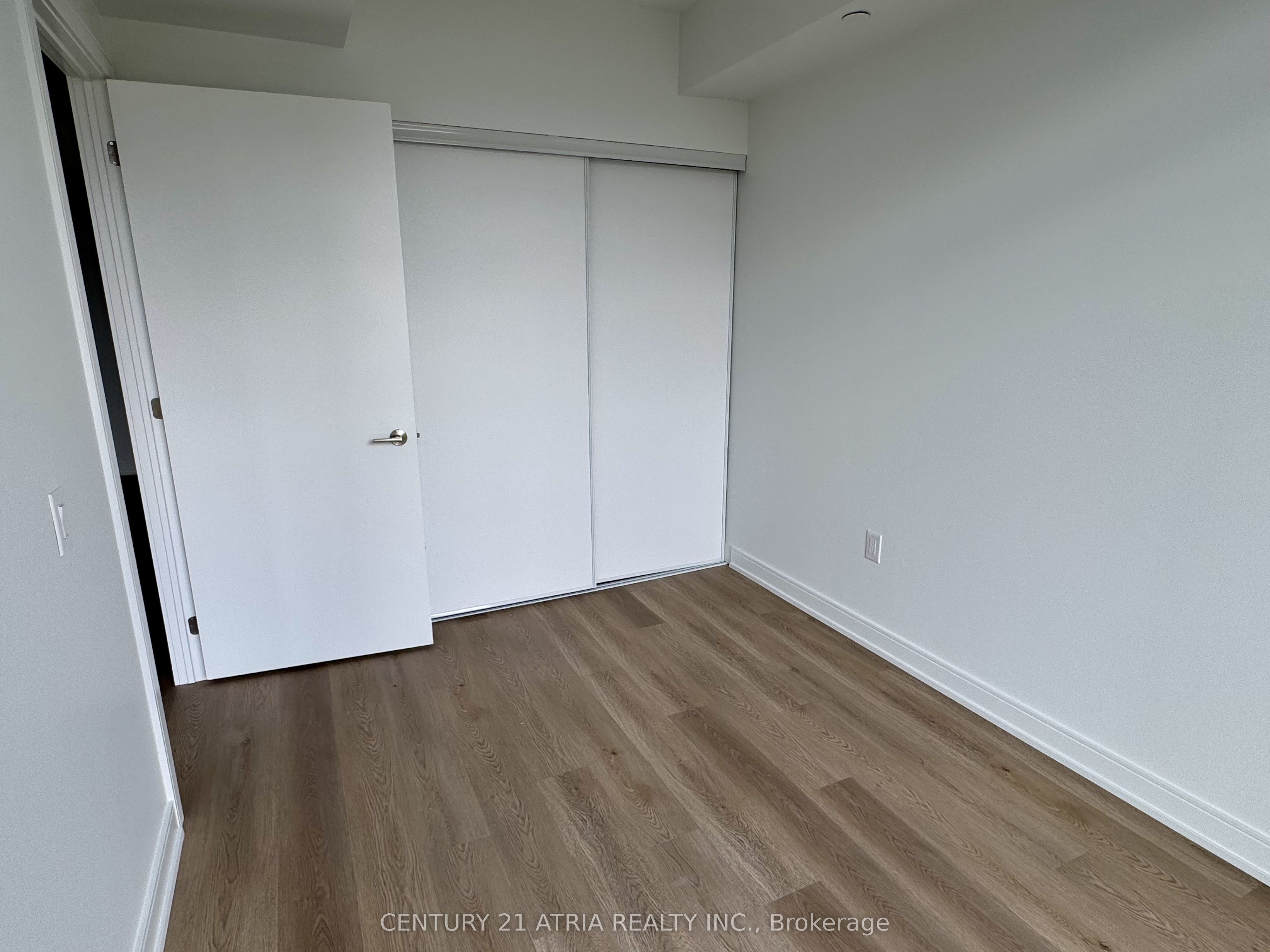 3009 Novar Road 920 Property Photo 4