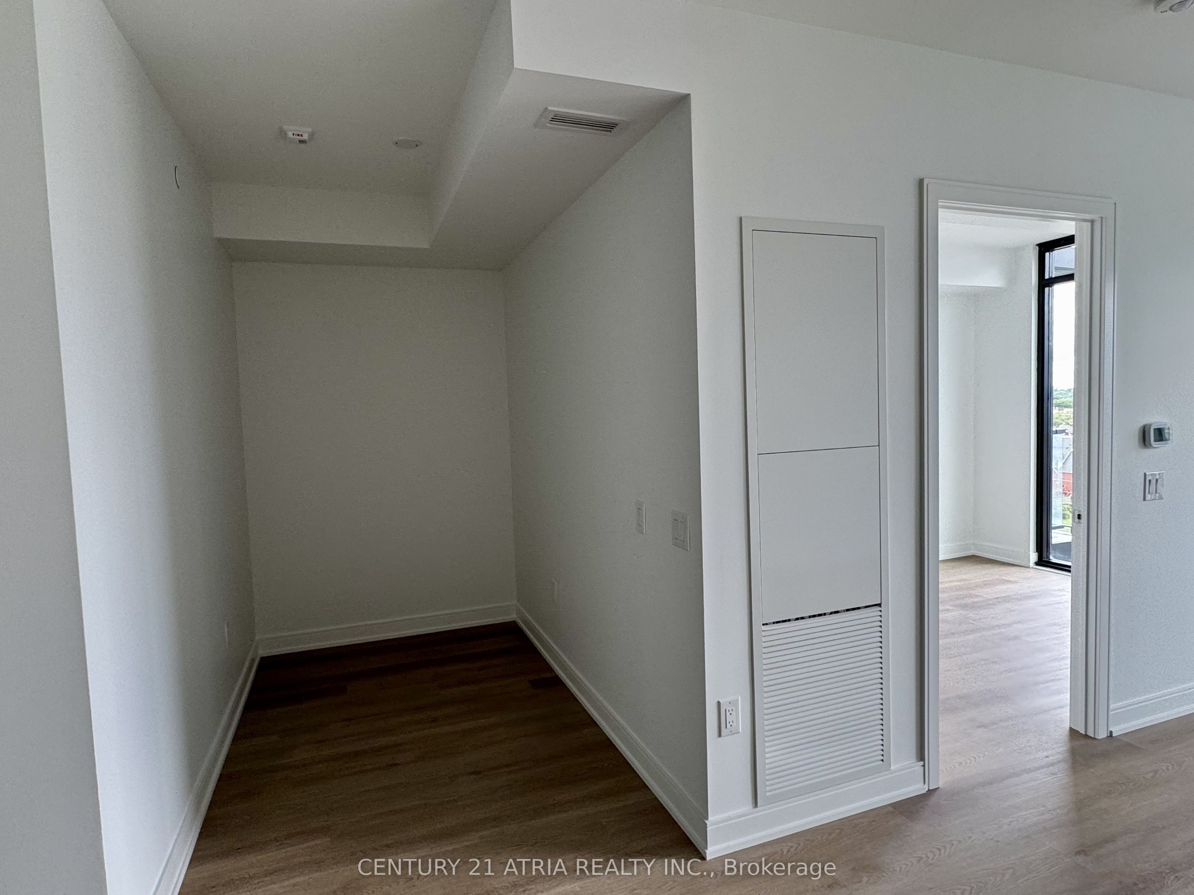 3009 Novar Road 920 Property Photo 5