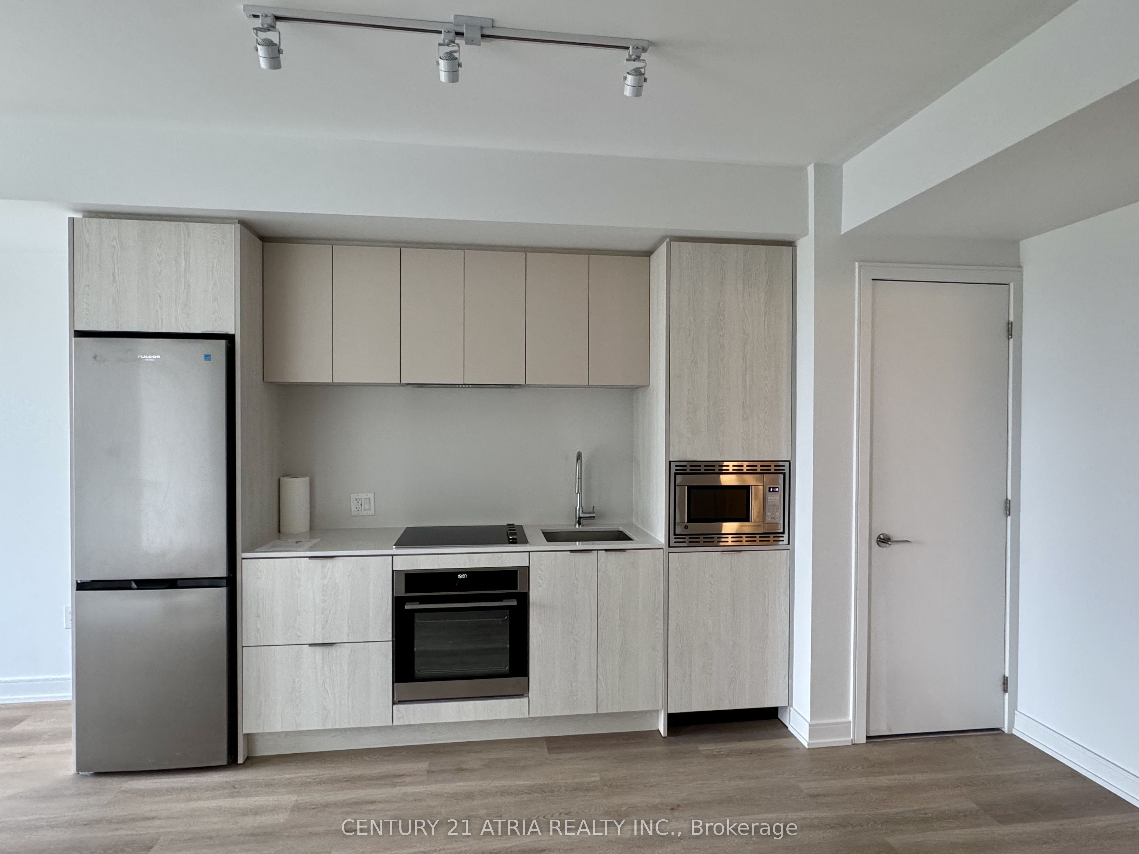 3009 Novar Road 920 Property Photo 6