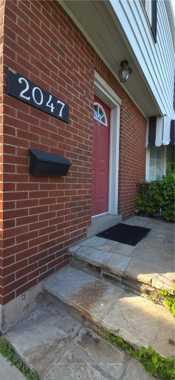 2047 James Street Property Photo 3