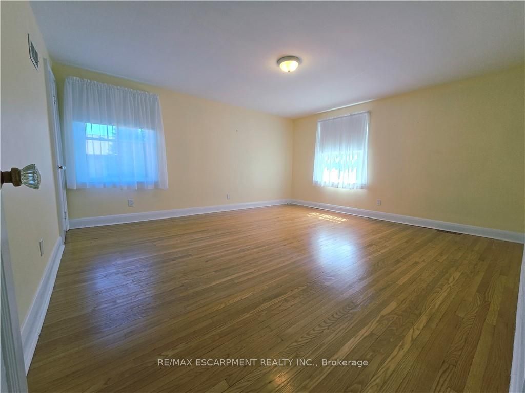 2047 James Street Property Photo 14