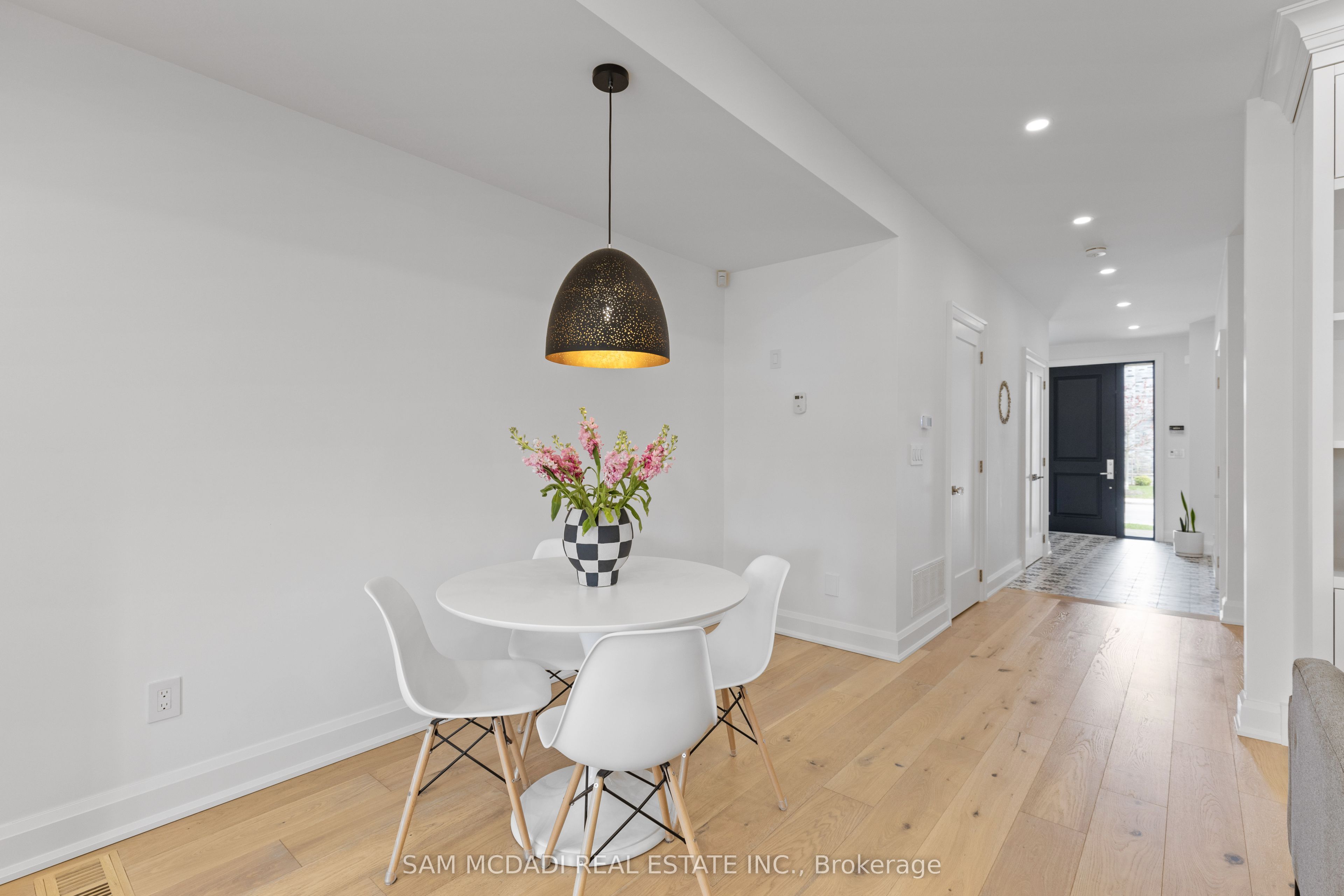 4 Iroquois Avenue Property Photo 5