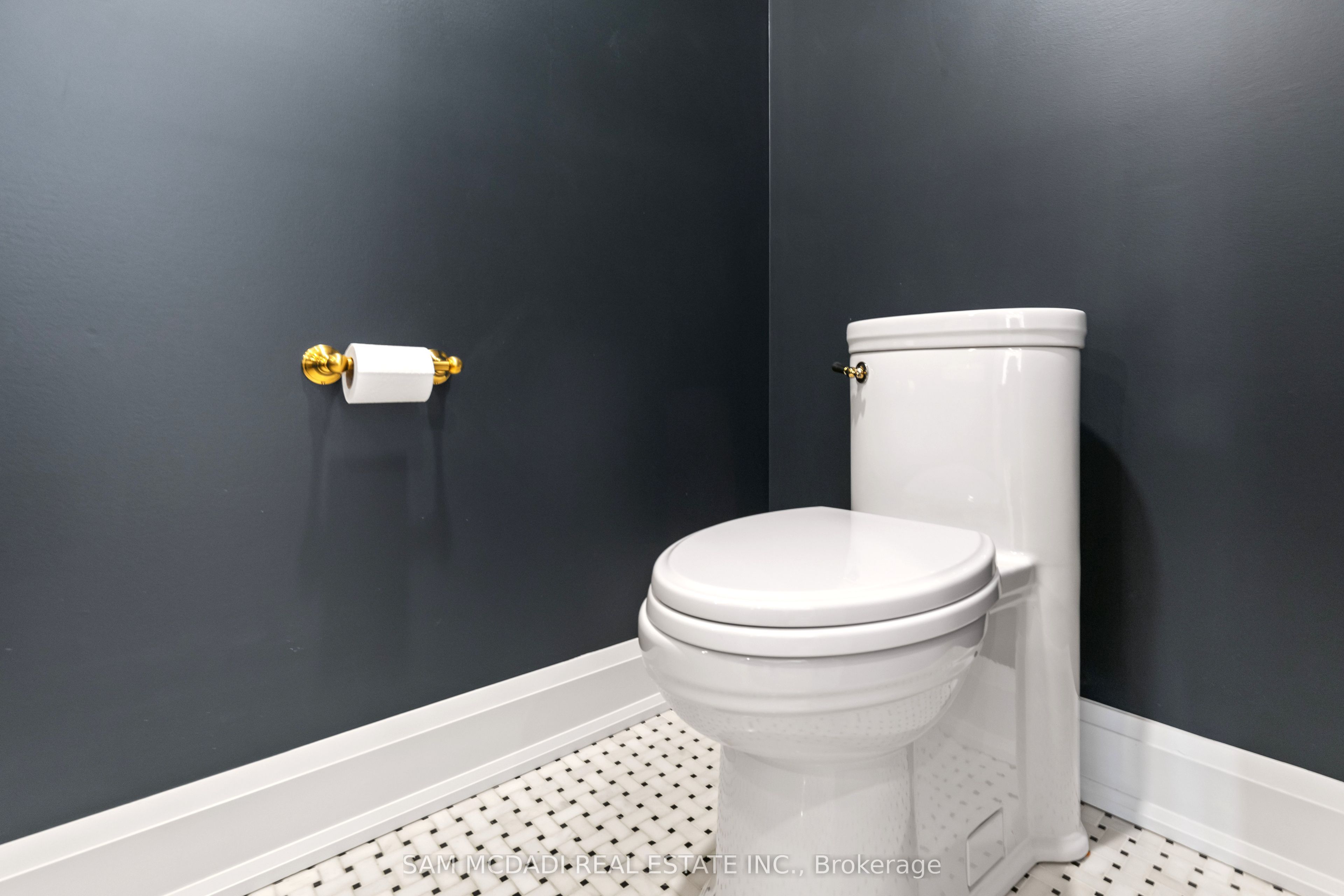 4 Iroquois Avenue Property Photo 16