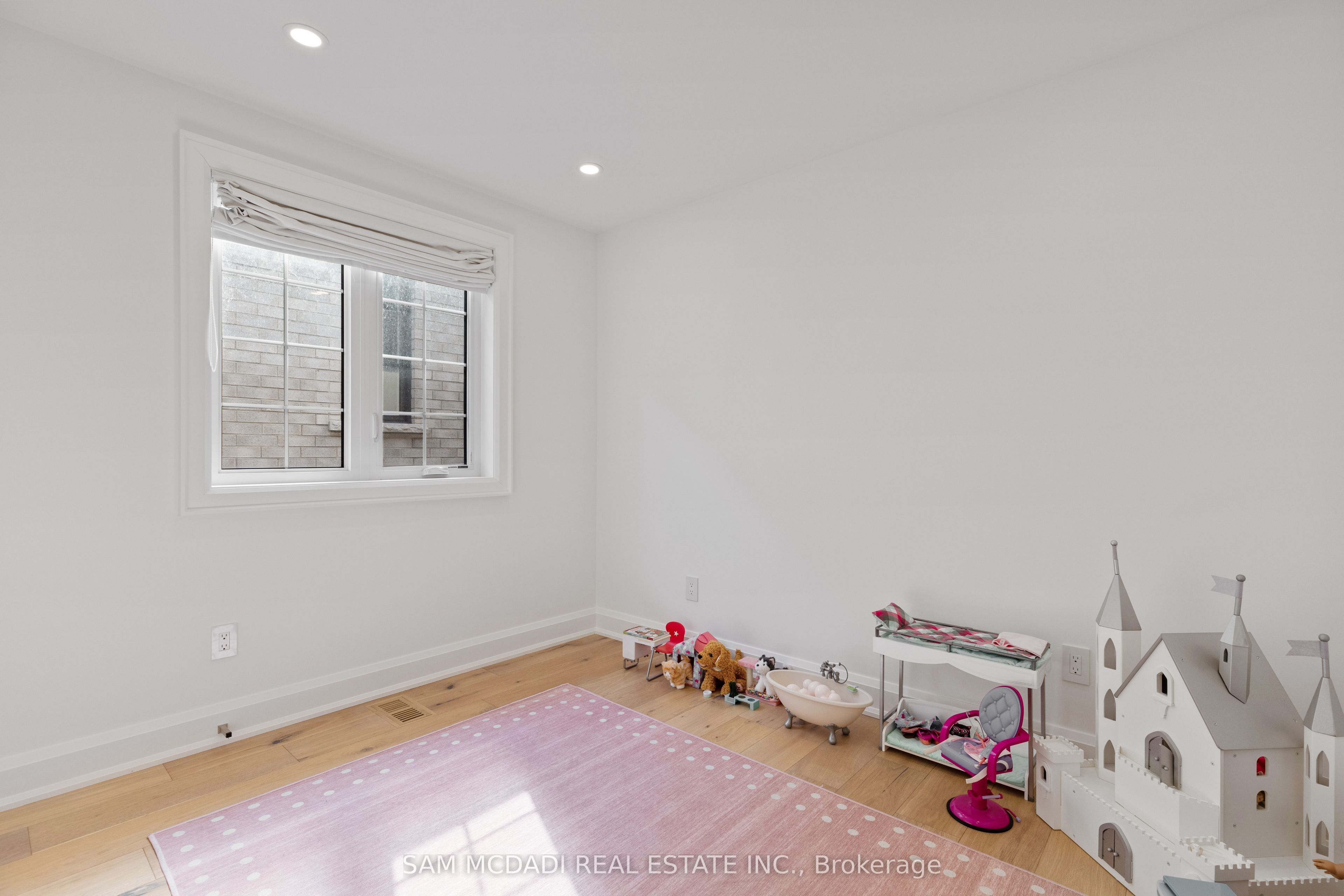 4 Iroquois Avenue Property Photo 27