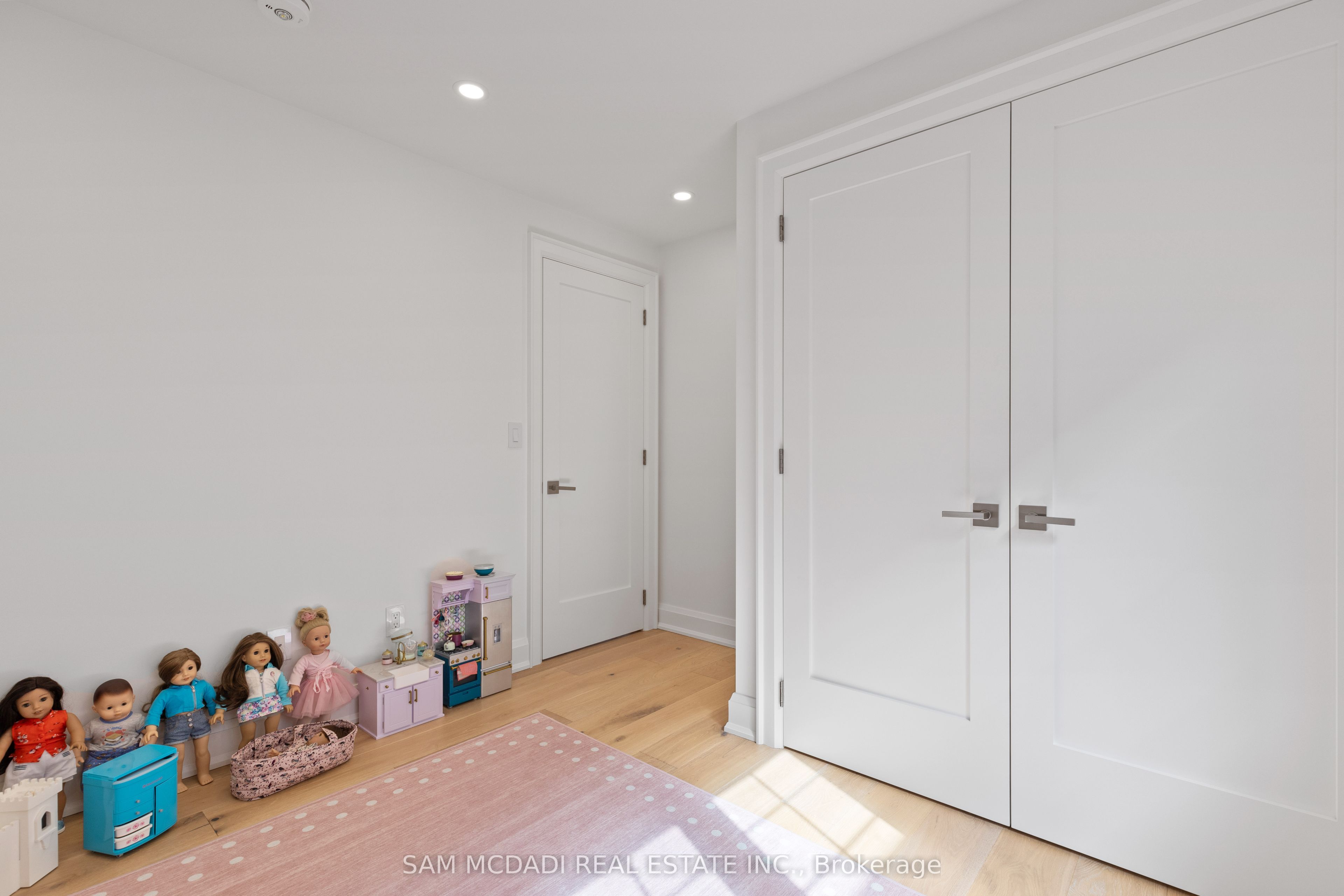4 Iroquois Avenue Property Photo 28