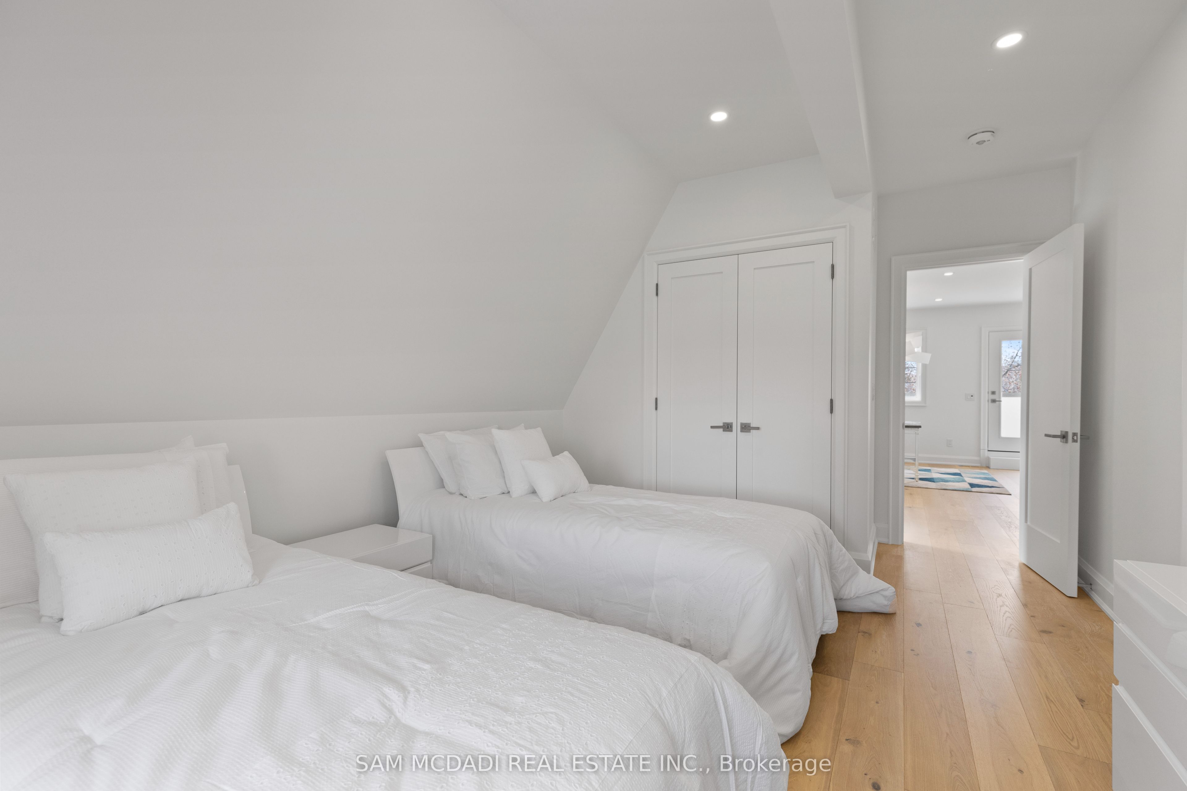 4 Iroquois Avenue Property Photo 33