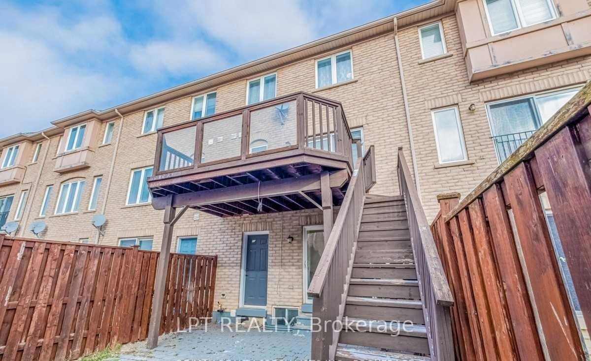 12 Axelrod Avenue Upper Property Photo 8