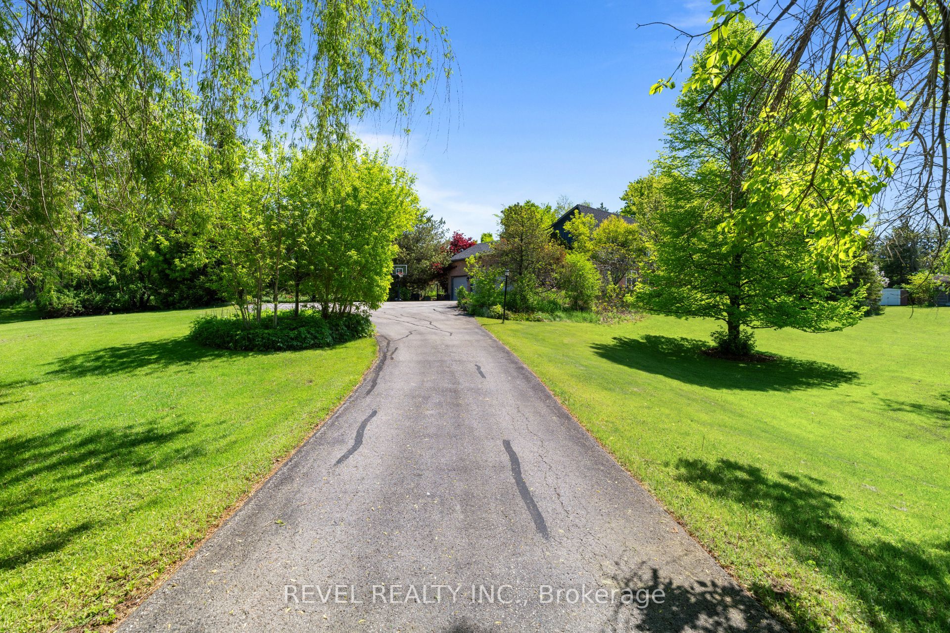 14227 Trafalgar Road Property Photo 3
