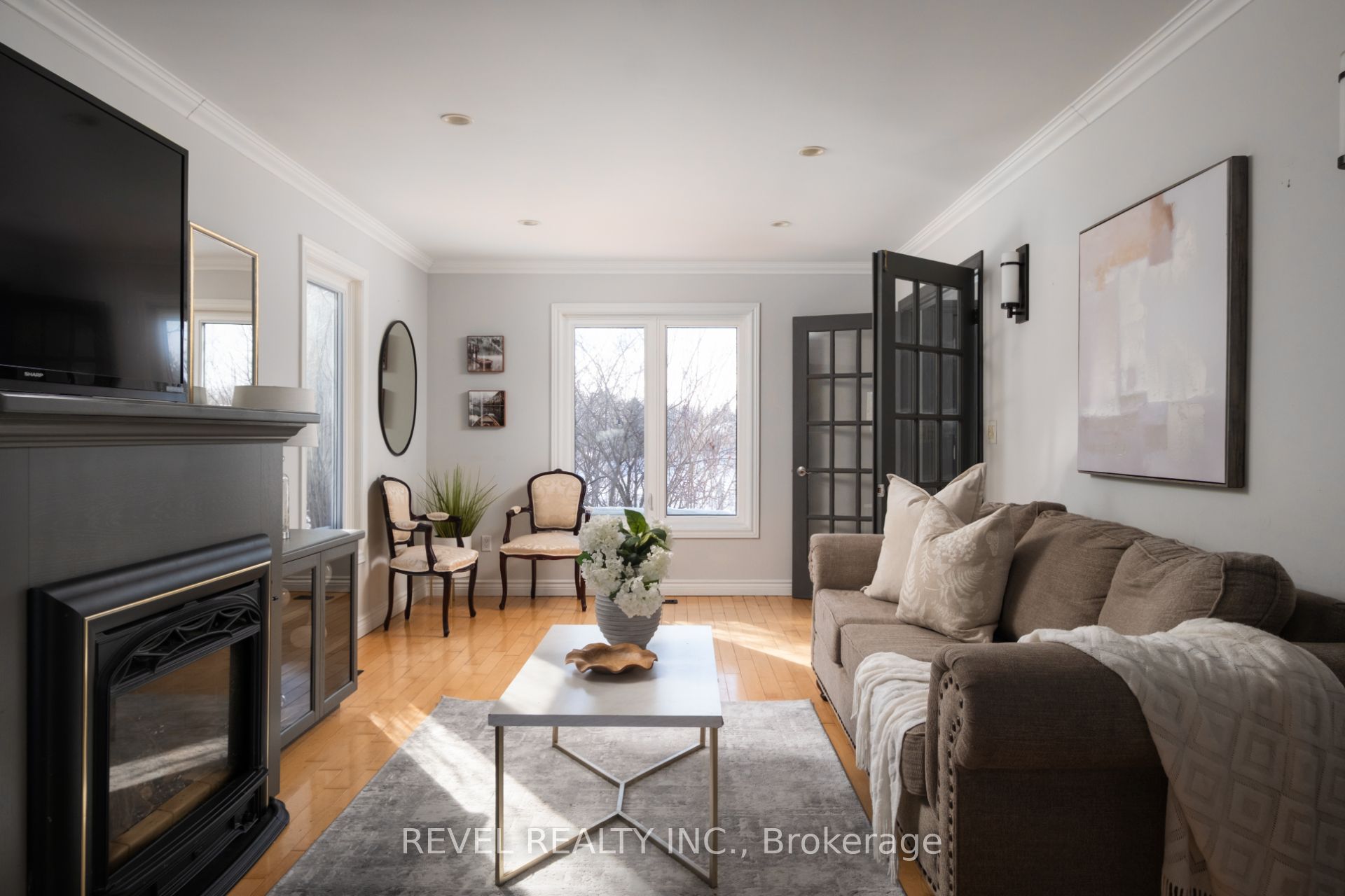 14227 Trafalgar Road Property Photo 4