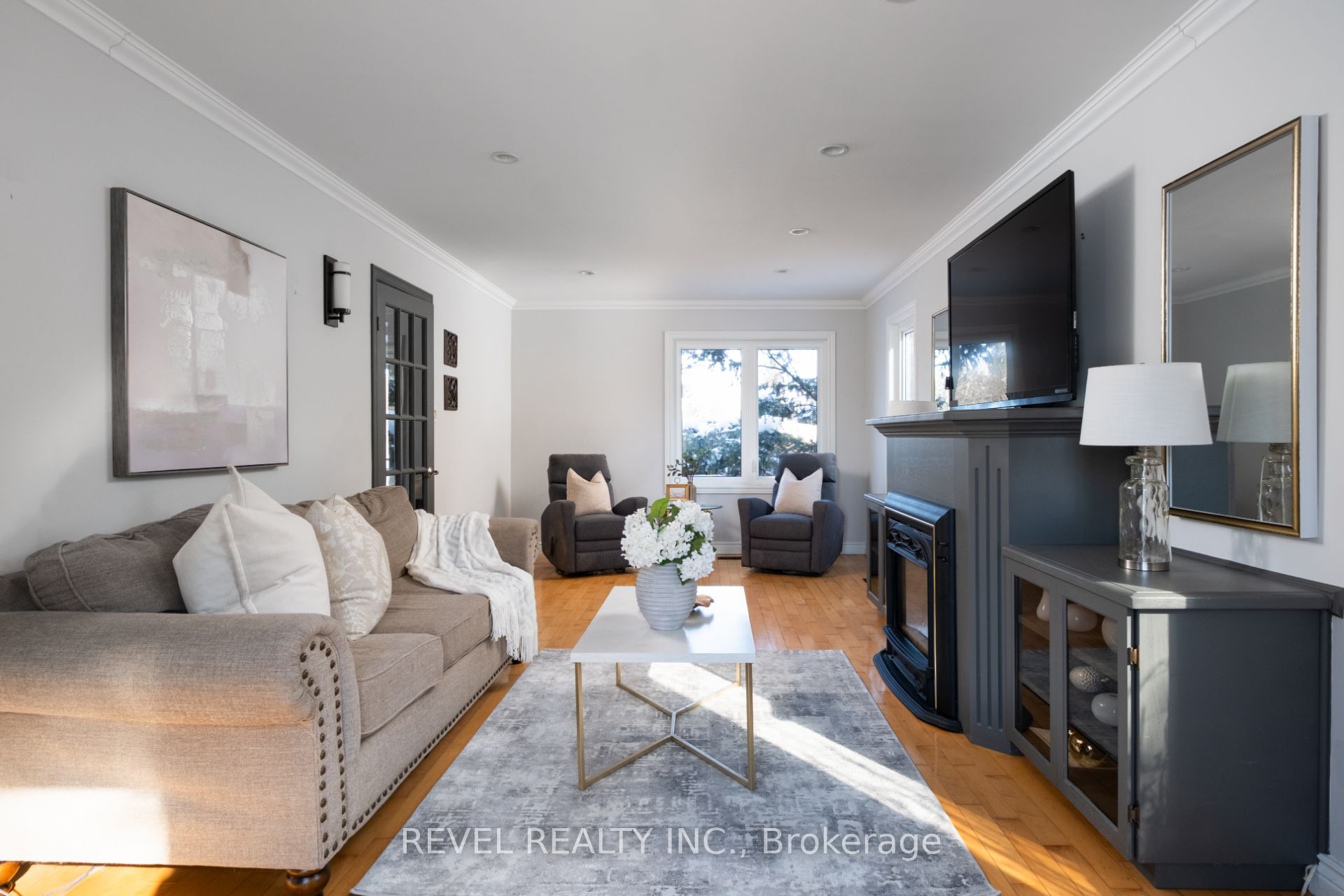 14227 Trafalgar Road Property Photo 6