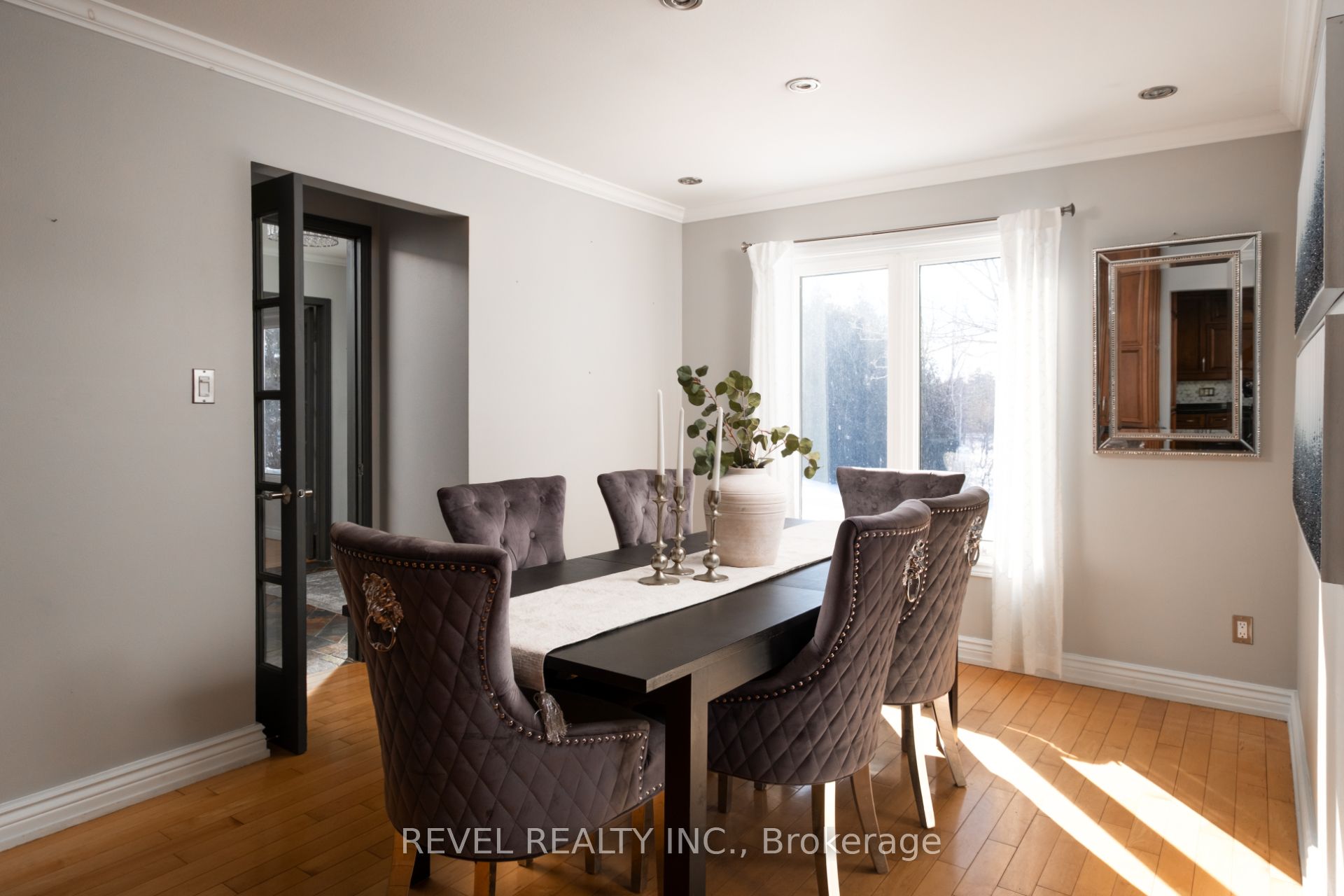 14227 Trafalgar Road Property Photo 7