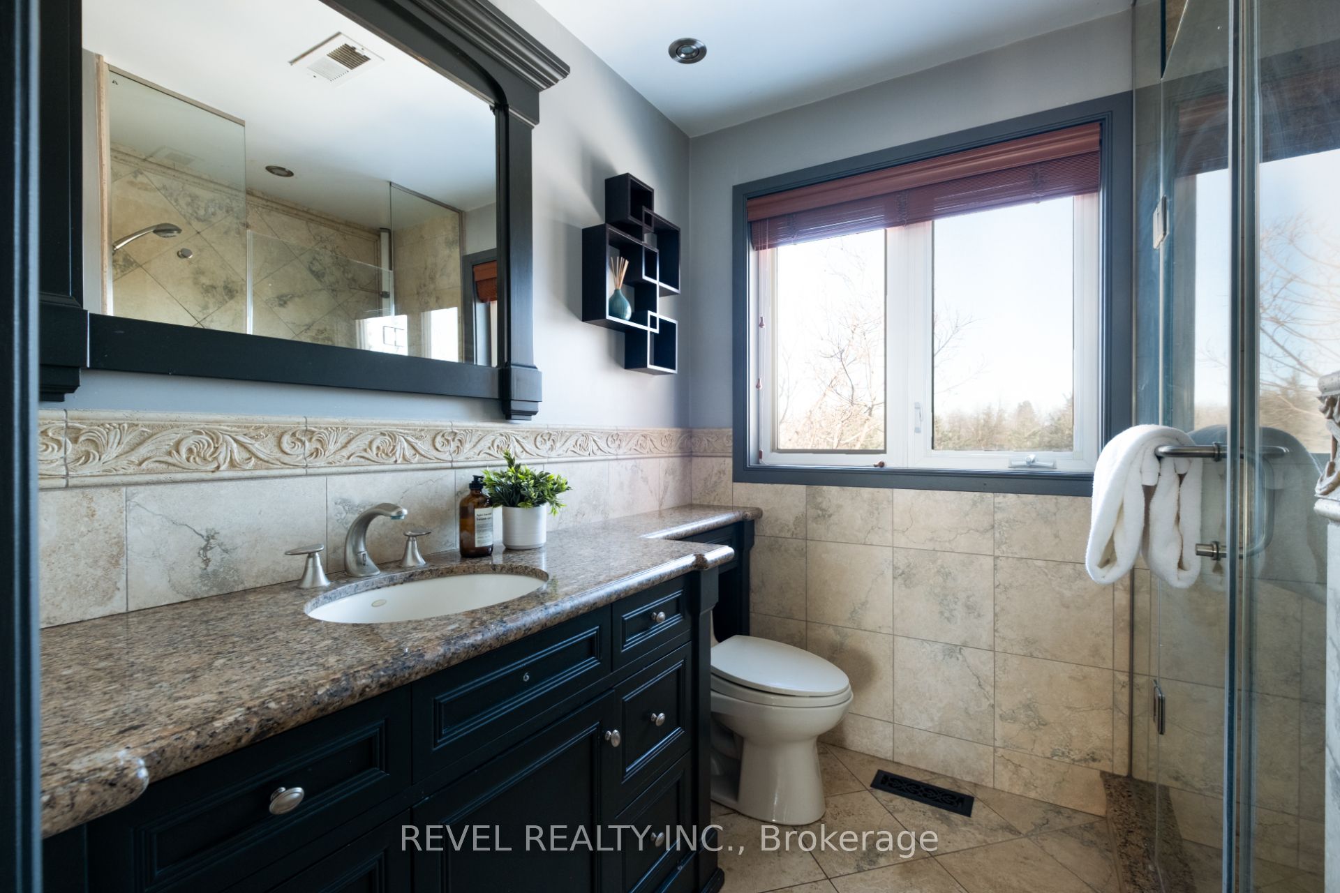 14227 Trafalgar Road Property Photo 21