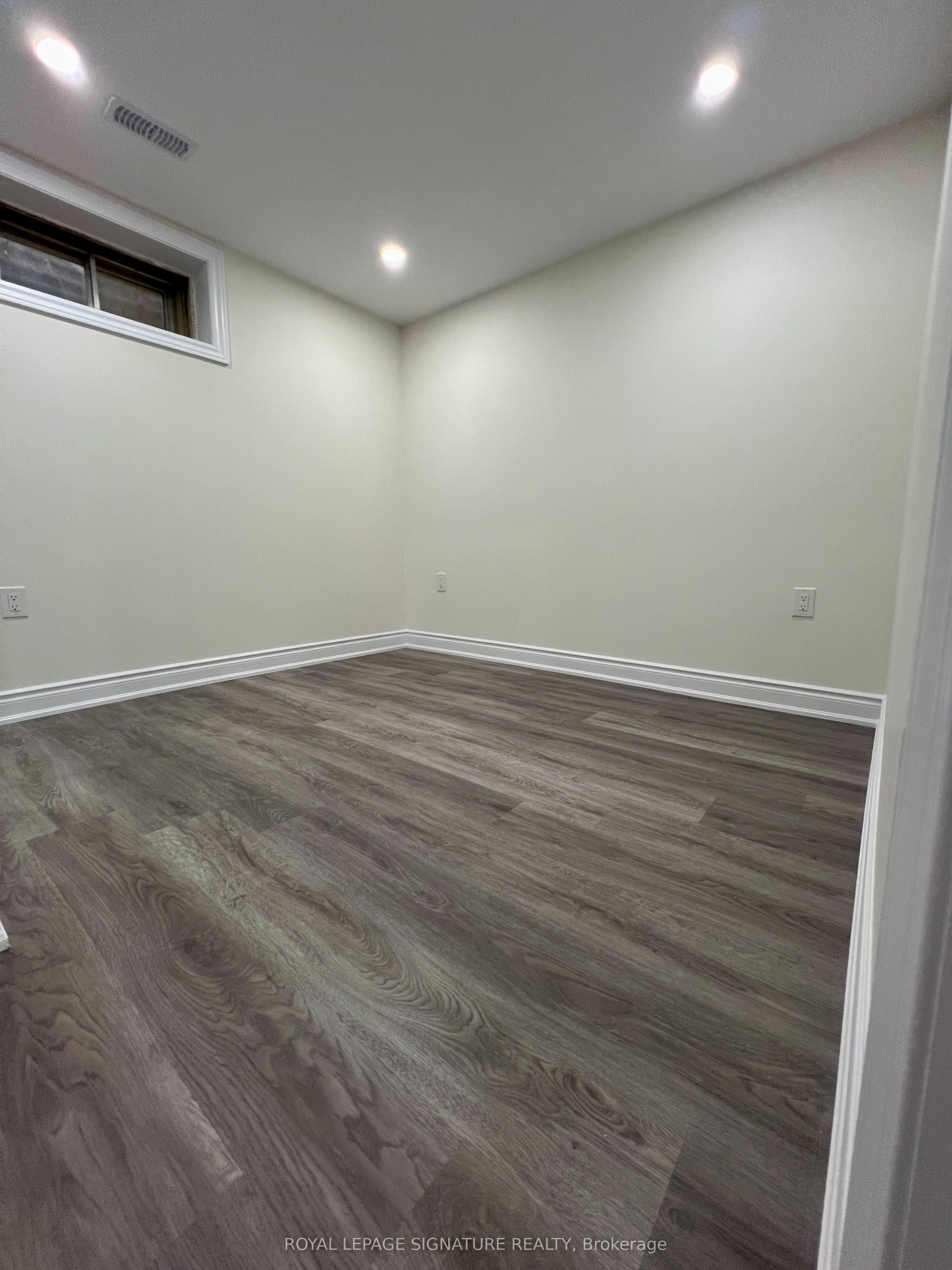 28 Skelton Boulevard Property Photo 4