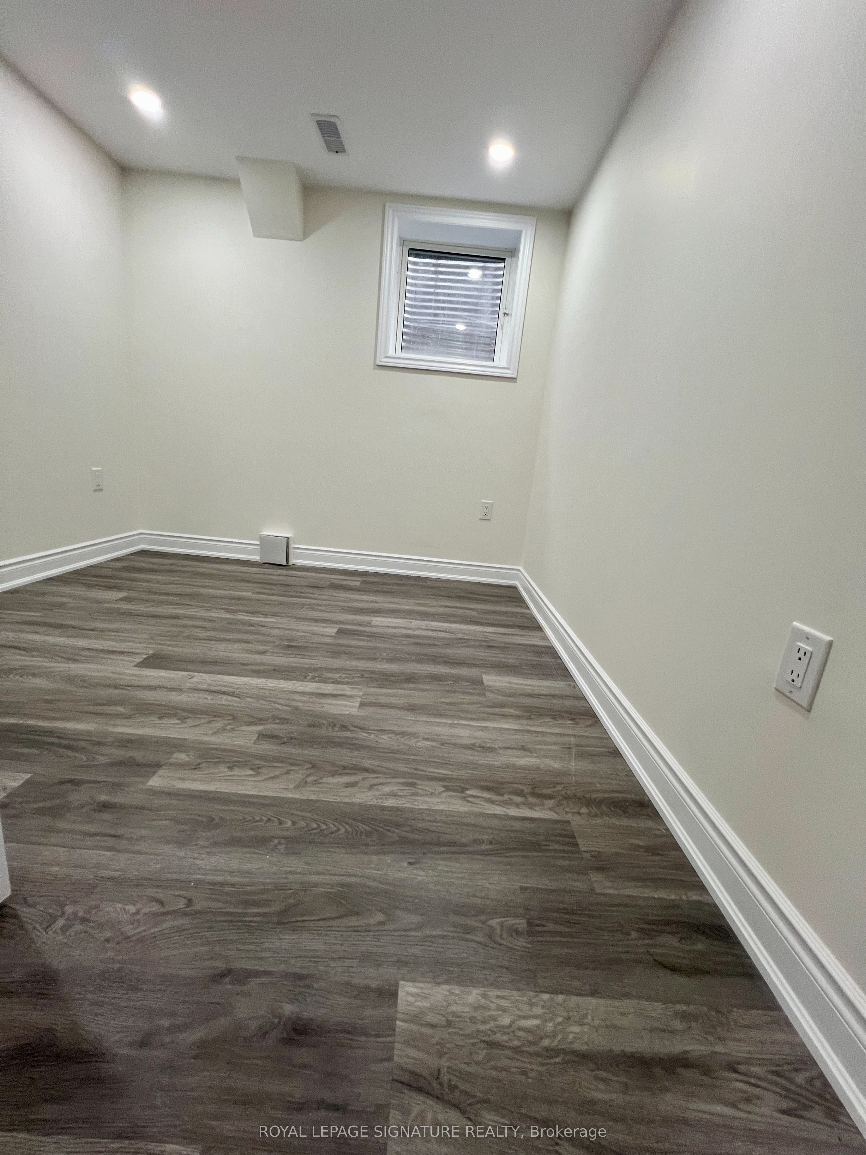 28 Skelton Boulevard Property Photo 7