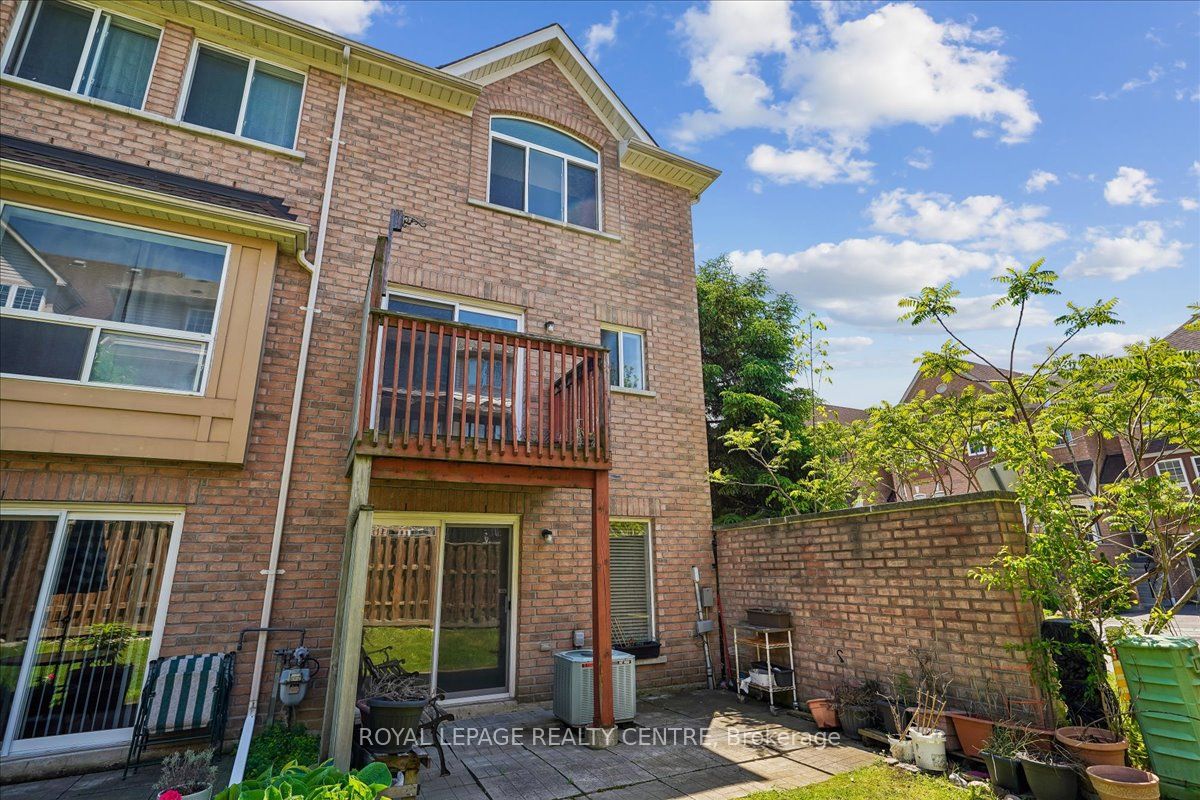 50 Strathaven Drive 110 Property Photo 40