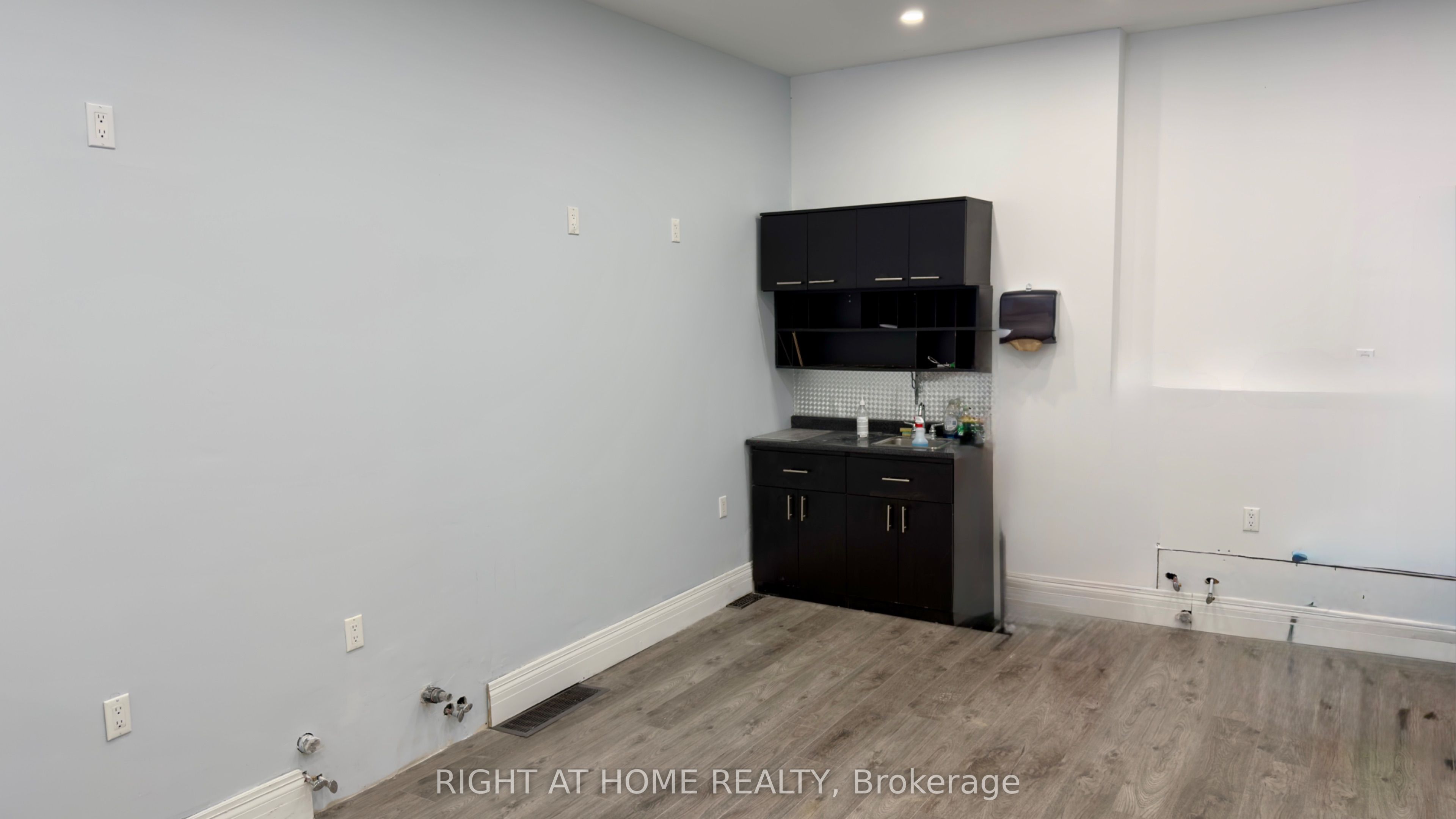 3009 Islington Avenue Property Photo 6
