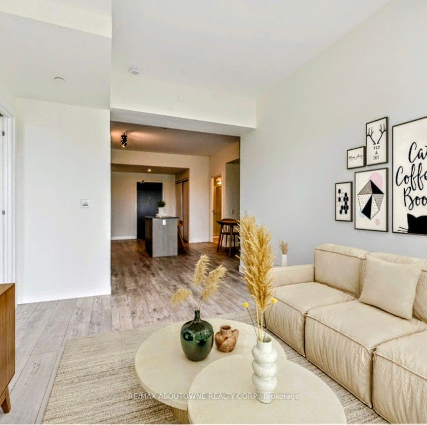 133 Bronte Road B0614 Property Photo 6