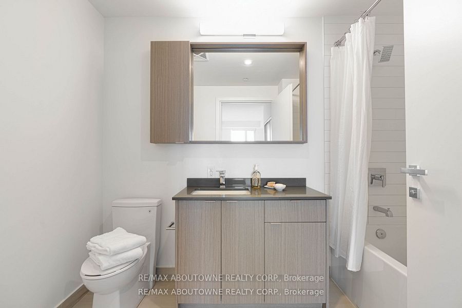 133 Bronte Road B0614 Property Photo 11