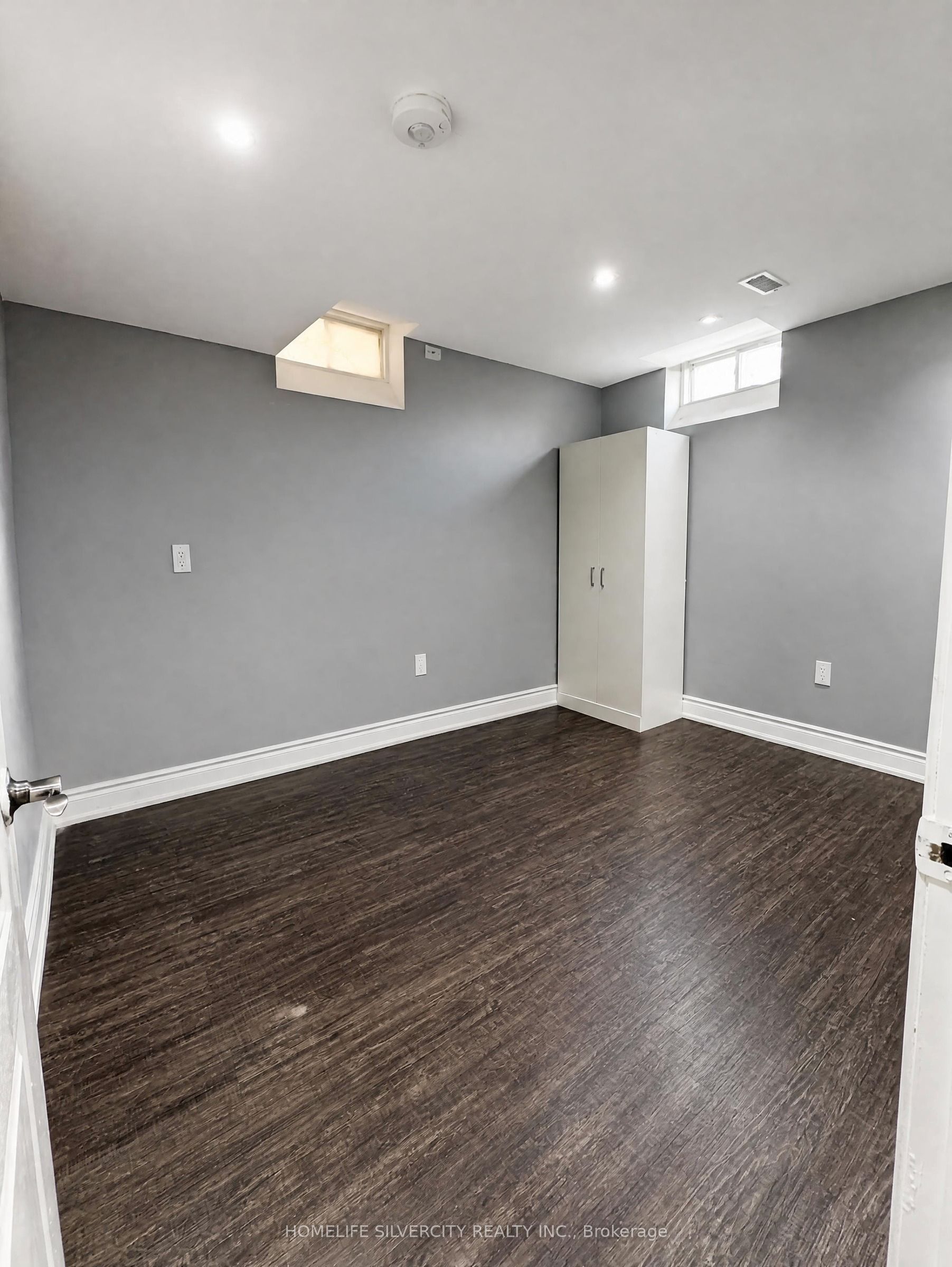102 Earlsbridge Boulevard Property Photo 7
