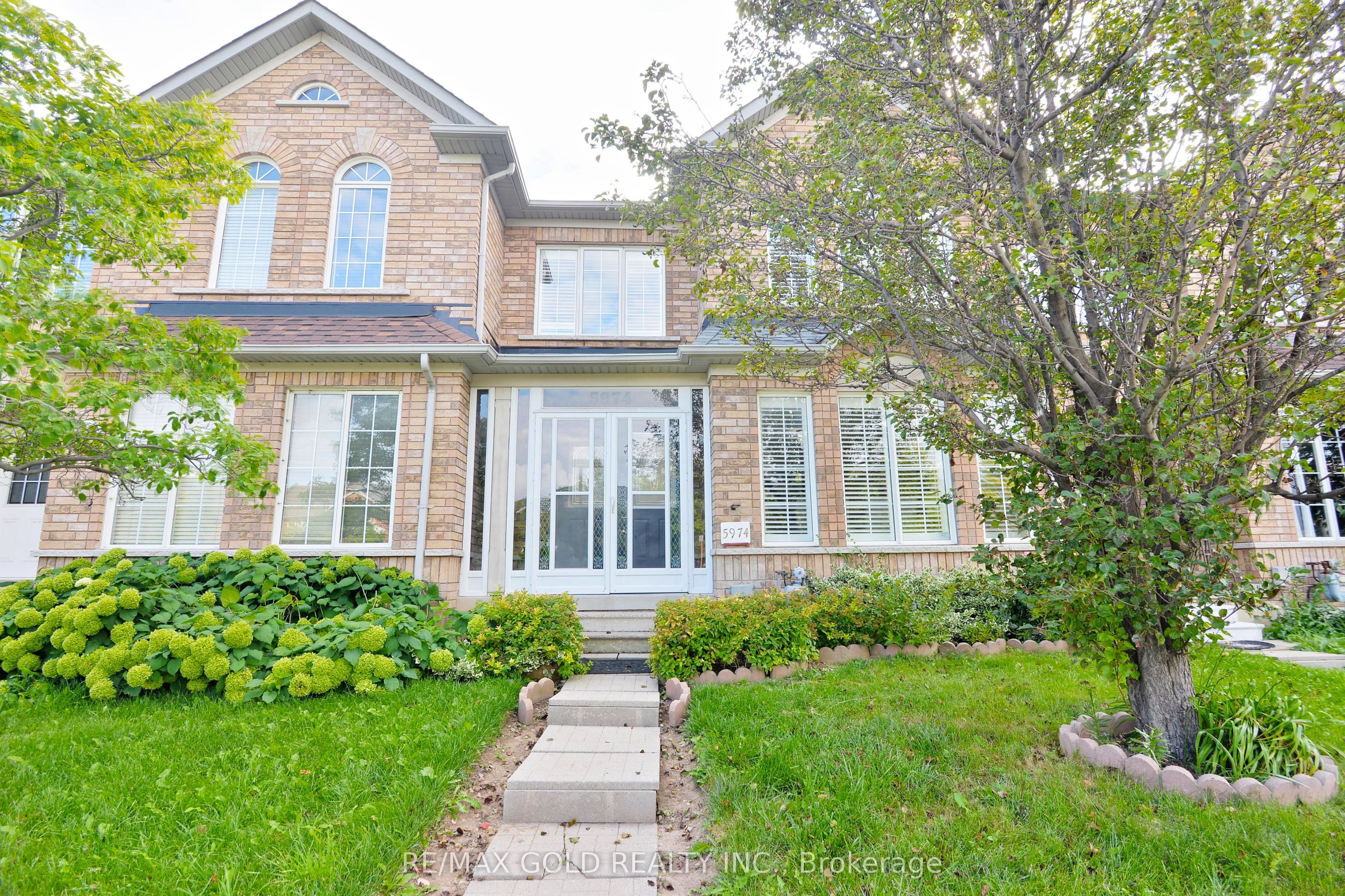 5974 Tenth Line Property Photo 1