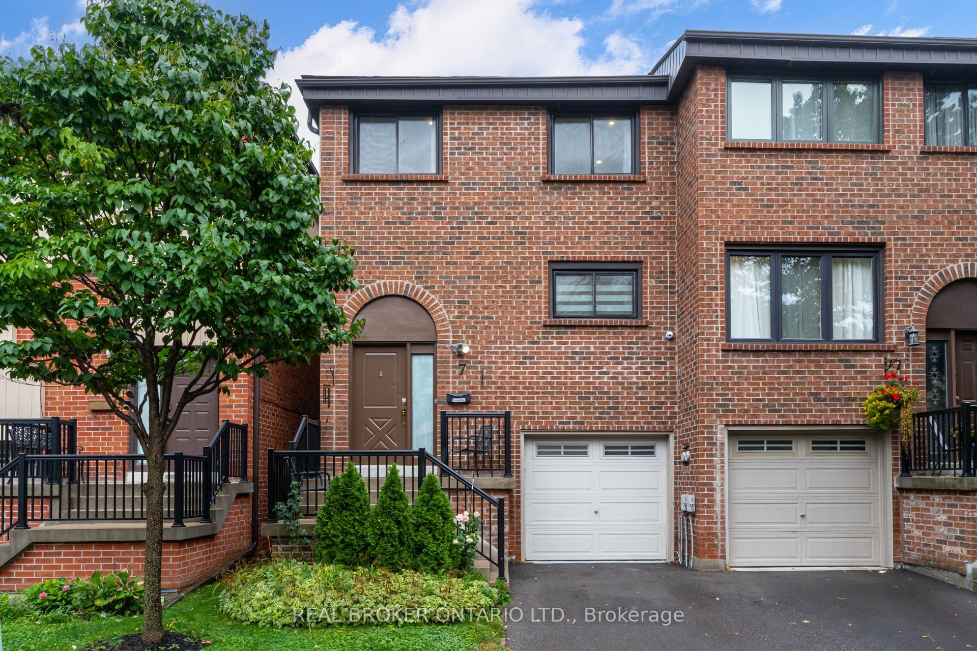 7 Maple Branch Path Property Photo 1