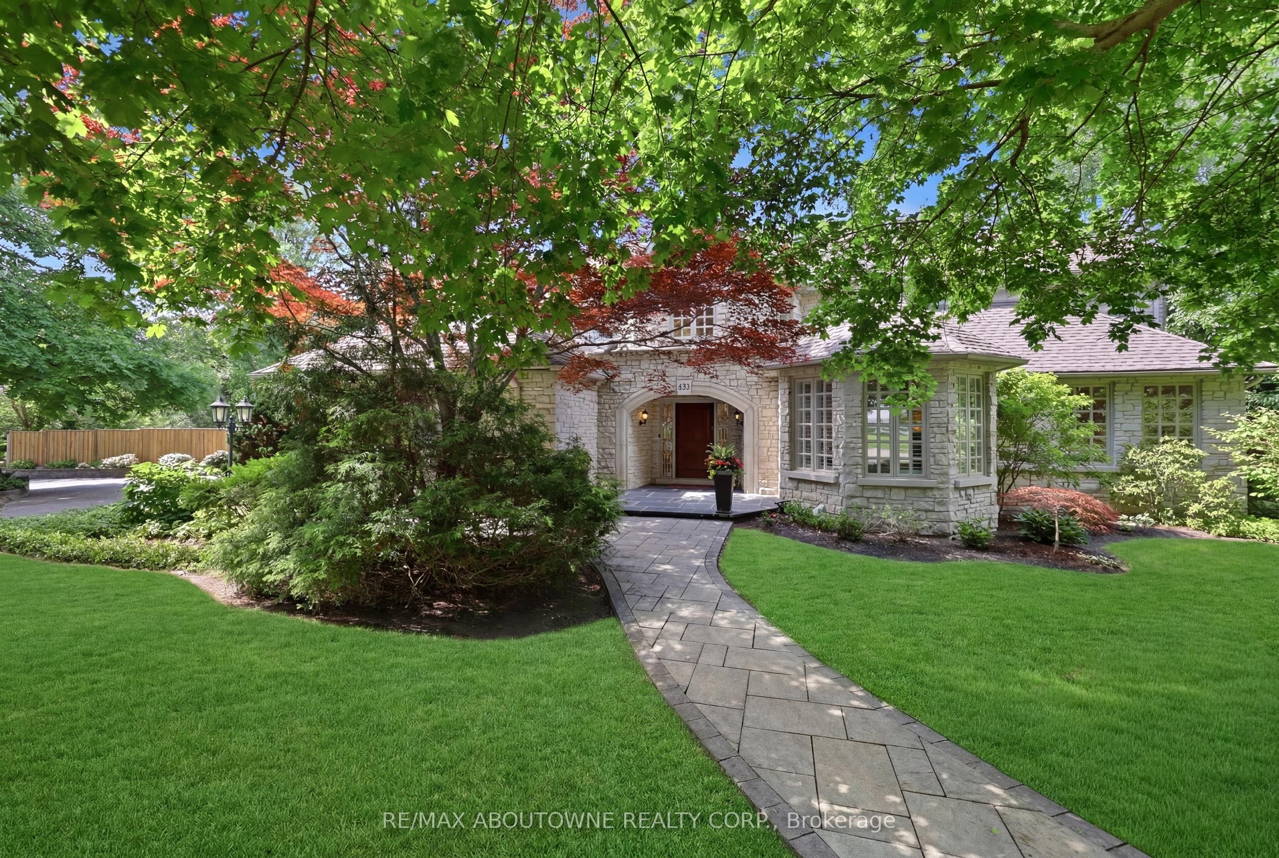 437 Cairncroft Road Property Photo 1