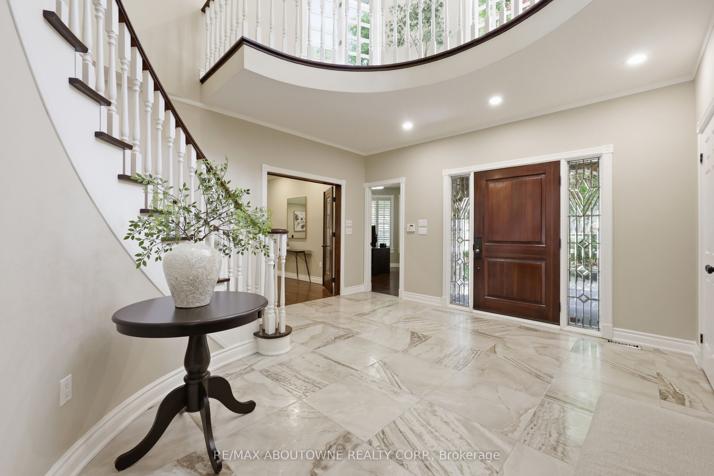 437 Cairncroft Road Property Photo 7