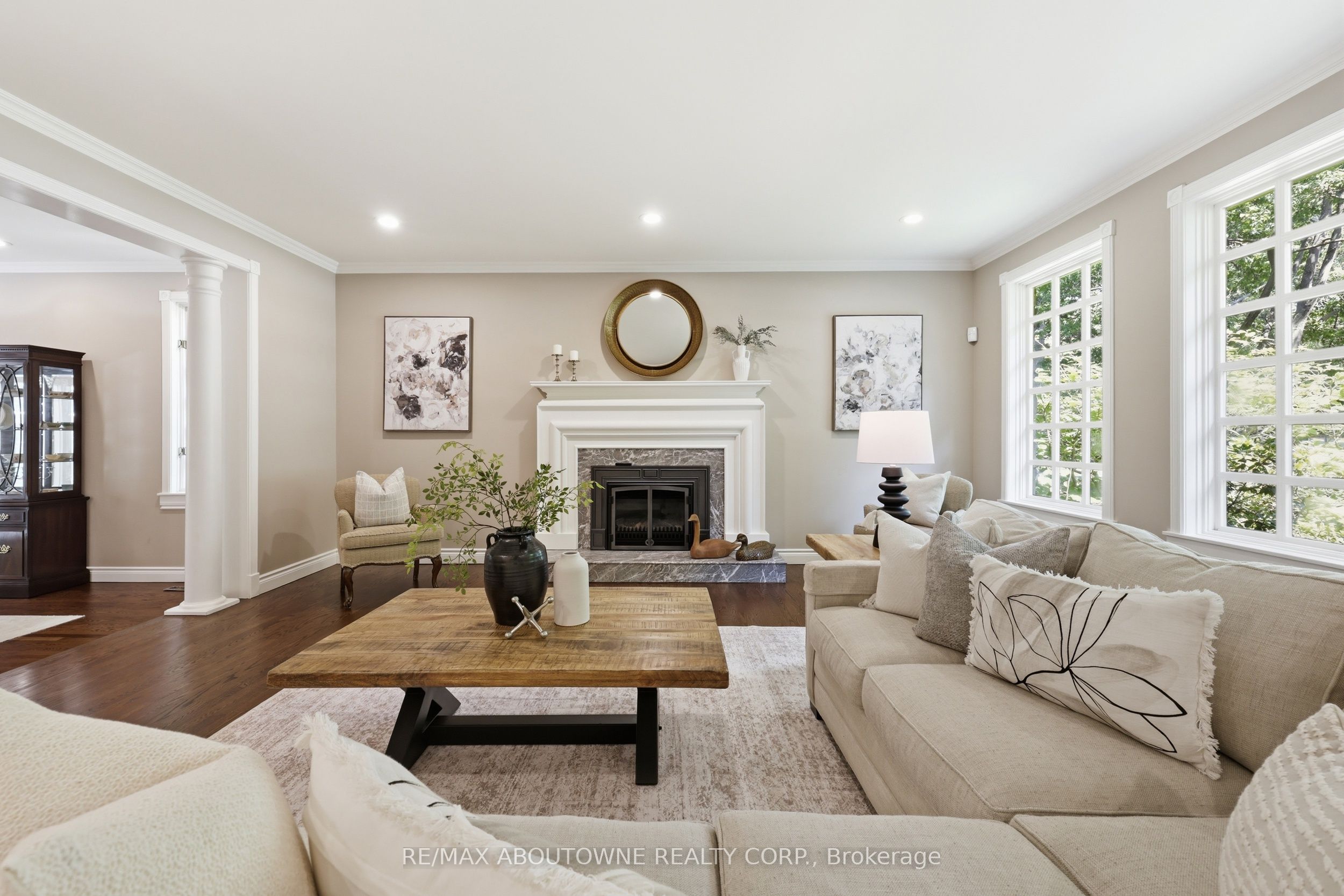 437 Cairncroft Road Property Photo 9