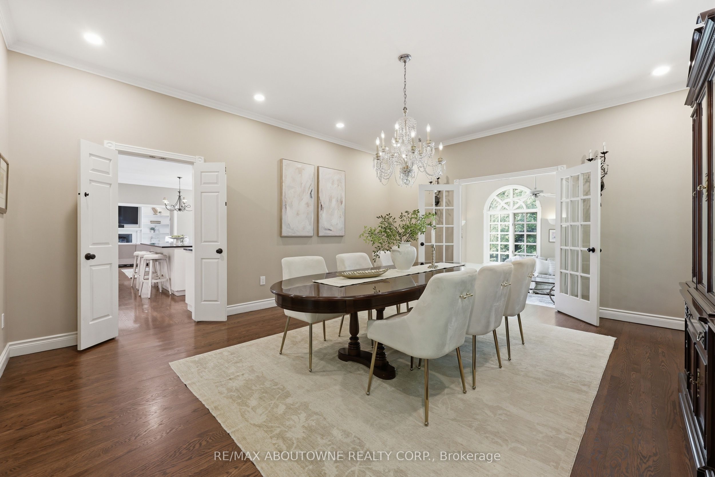 437 Cairncroft Road Property Photo 11