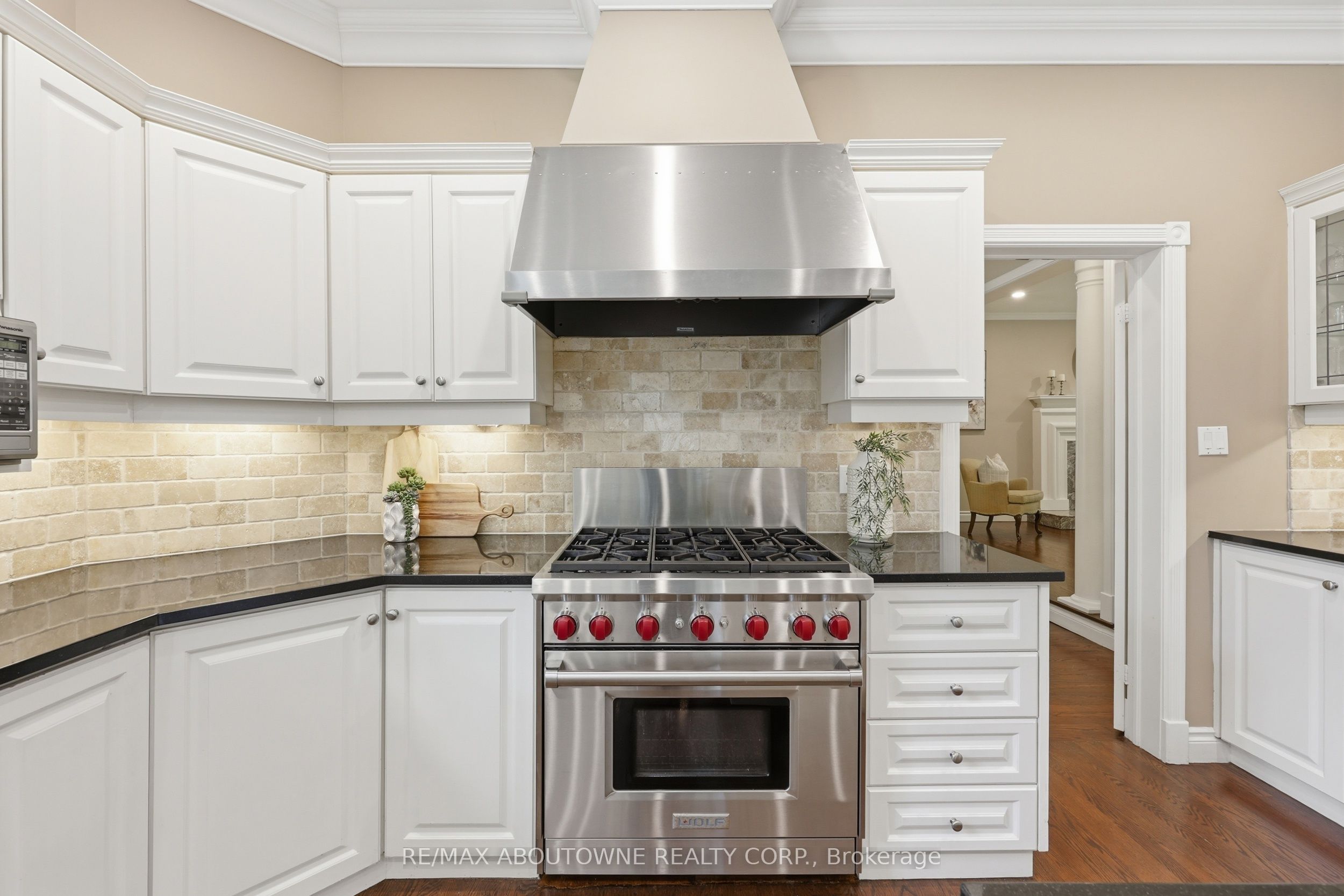 437 Cairncroft Road Property Photo 16