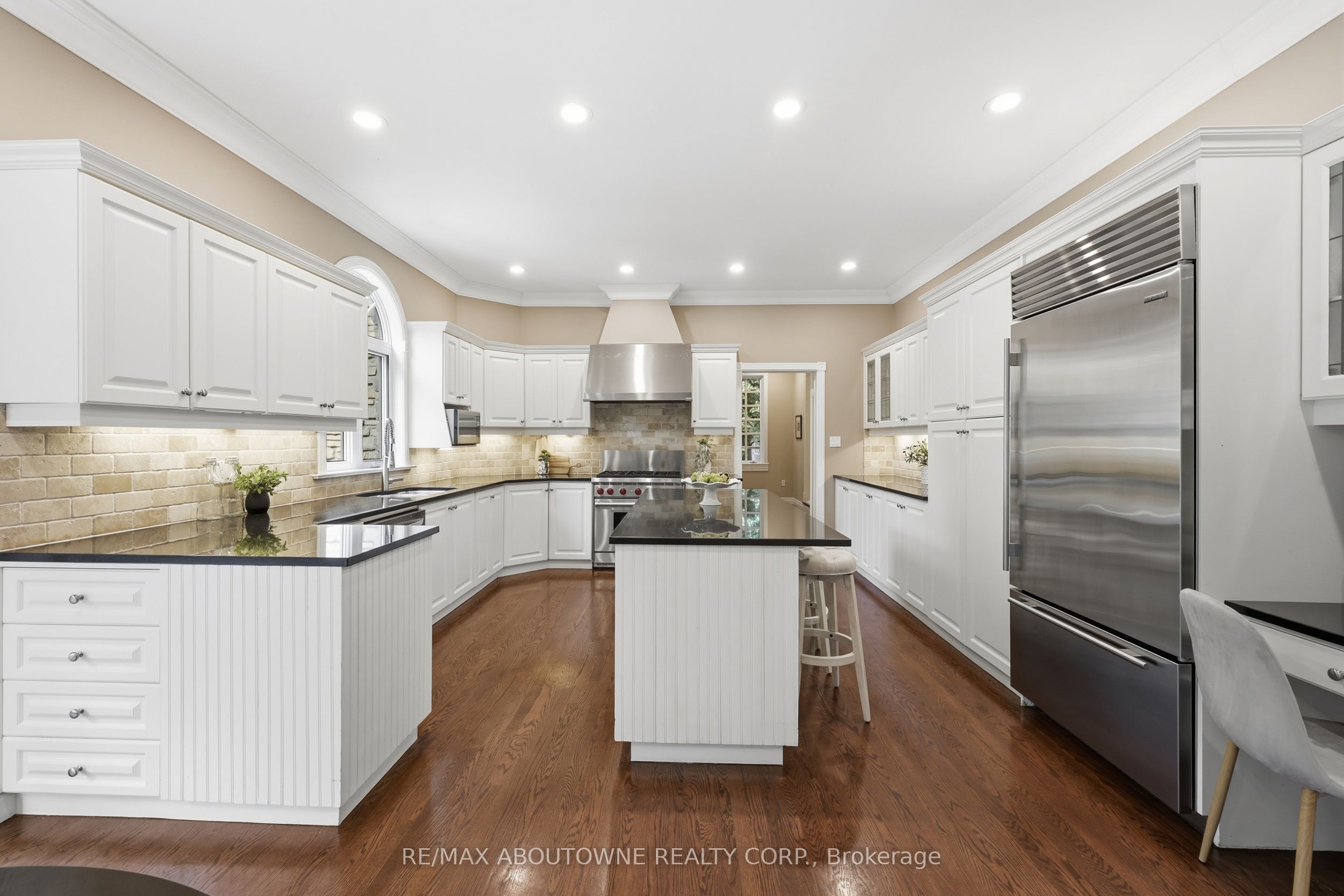 437 Cairncroft Road Property Photo 17