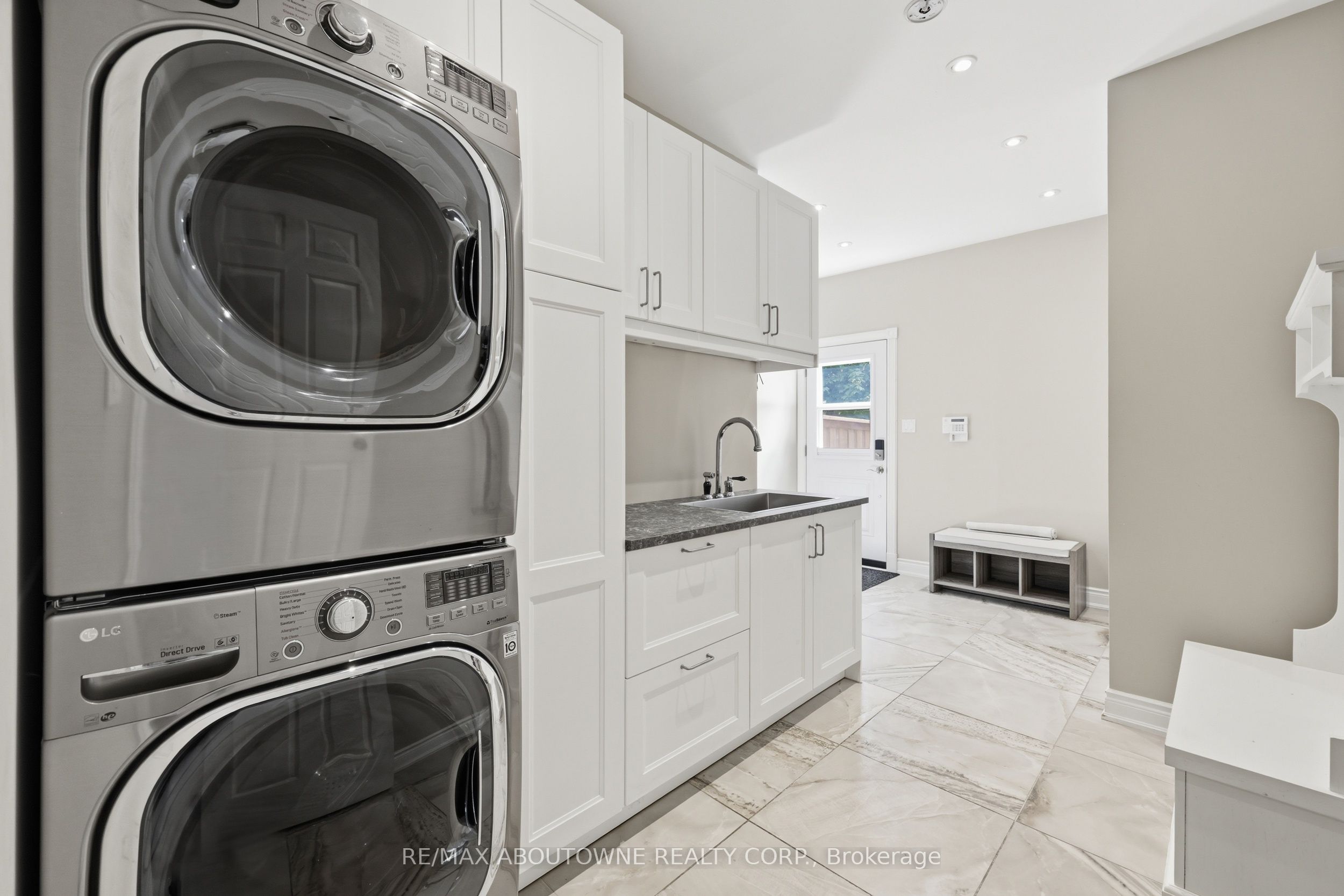 437 Cairncroft Road Property Photo 23