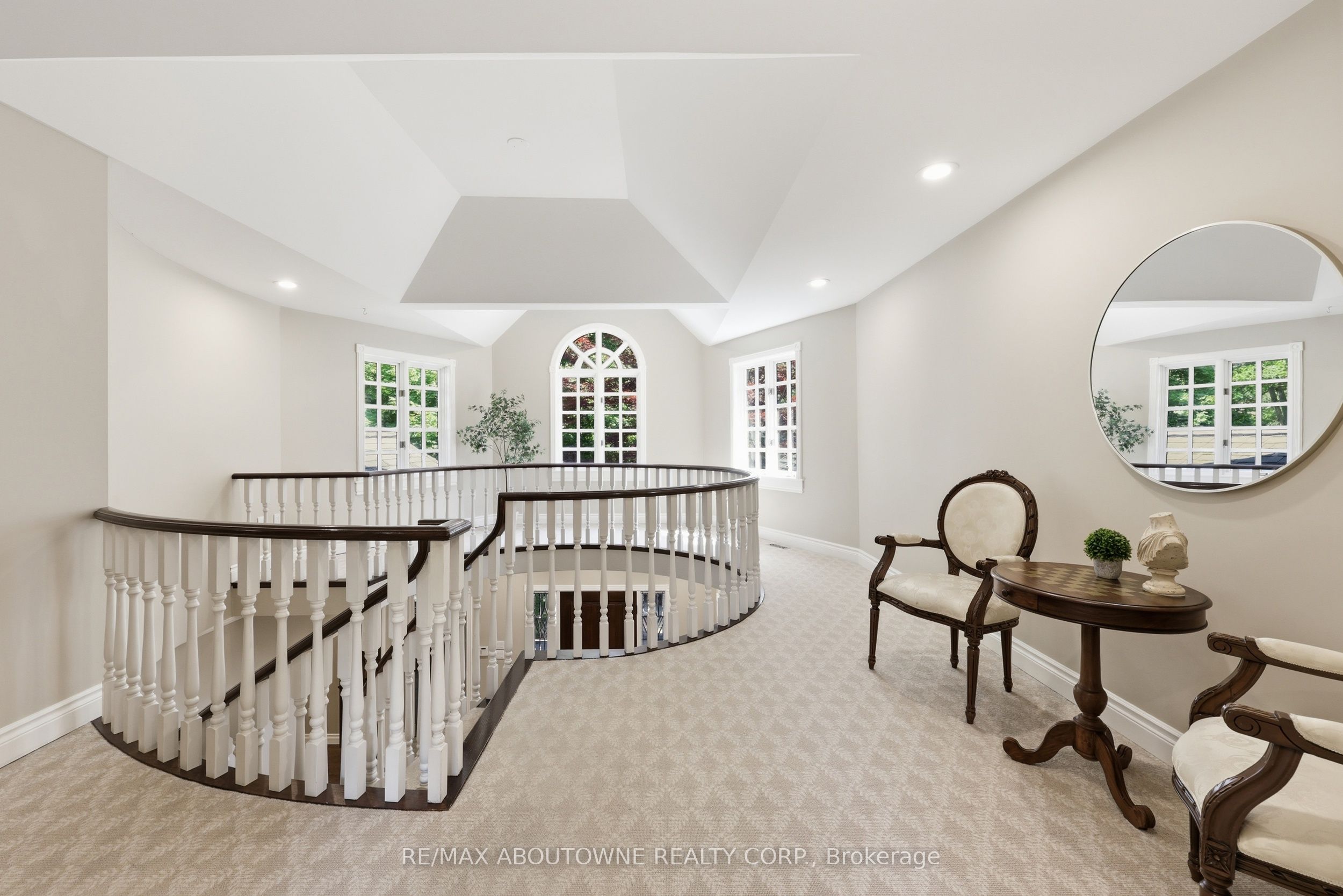 437 Cairncroft Road Property Photo 24