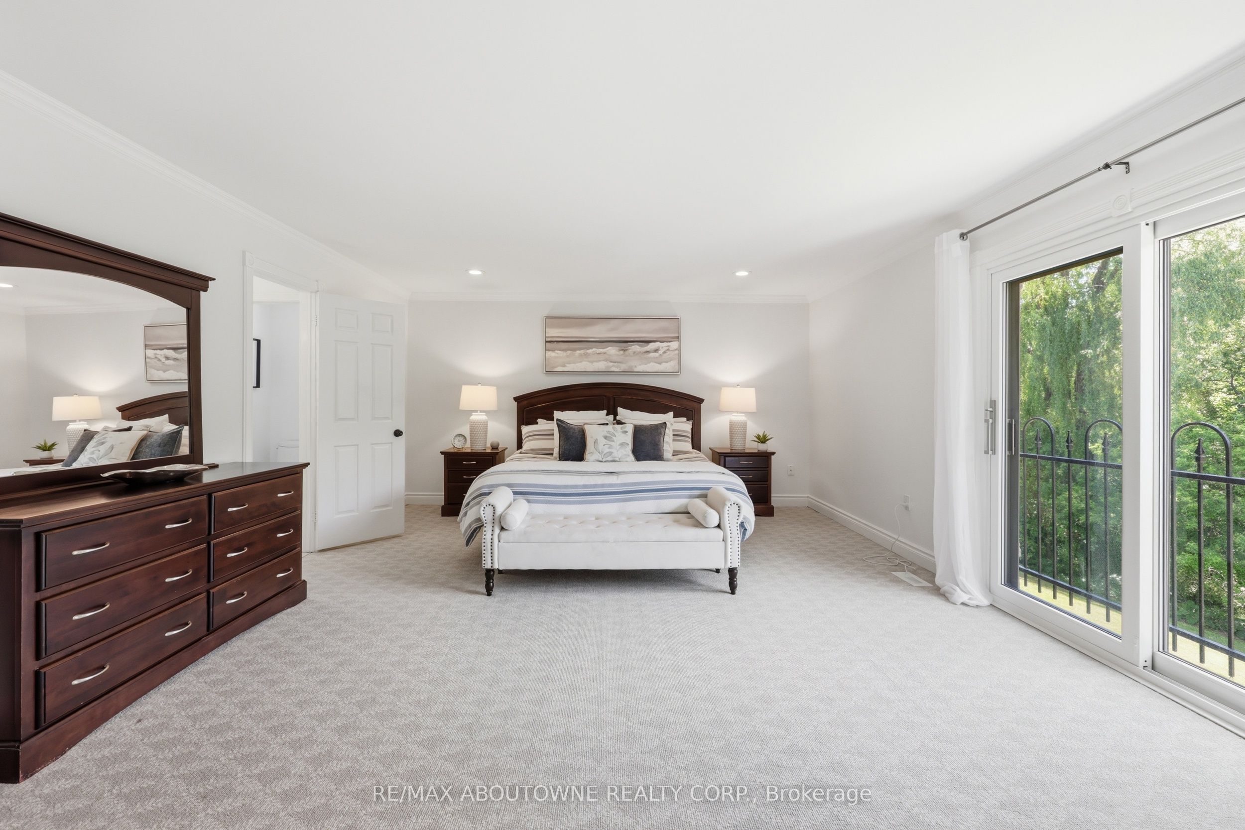 437 Cairncroft Road Property Photo 26