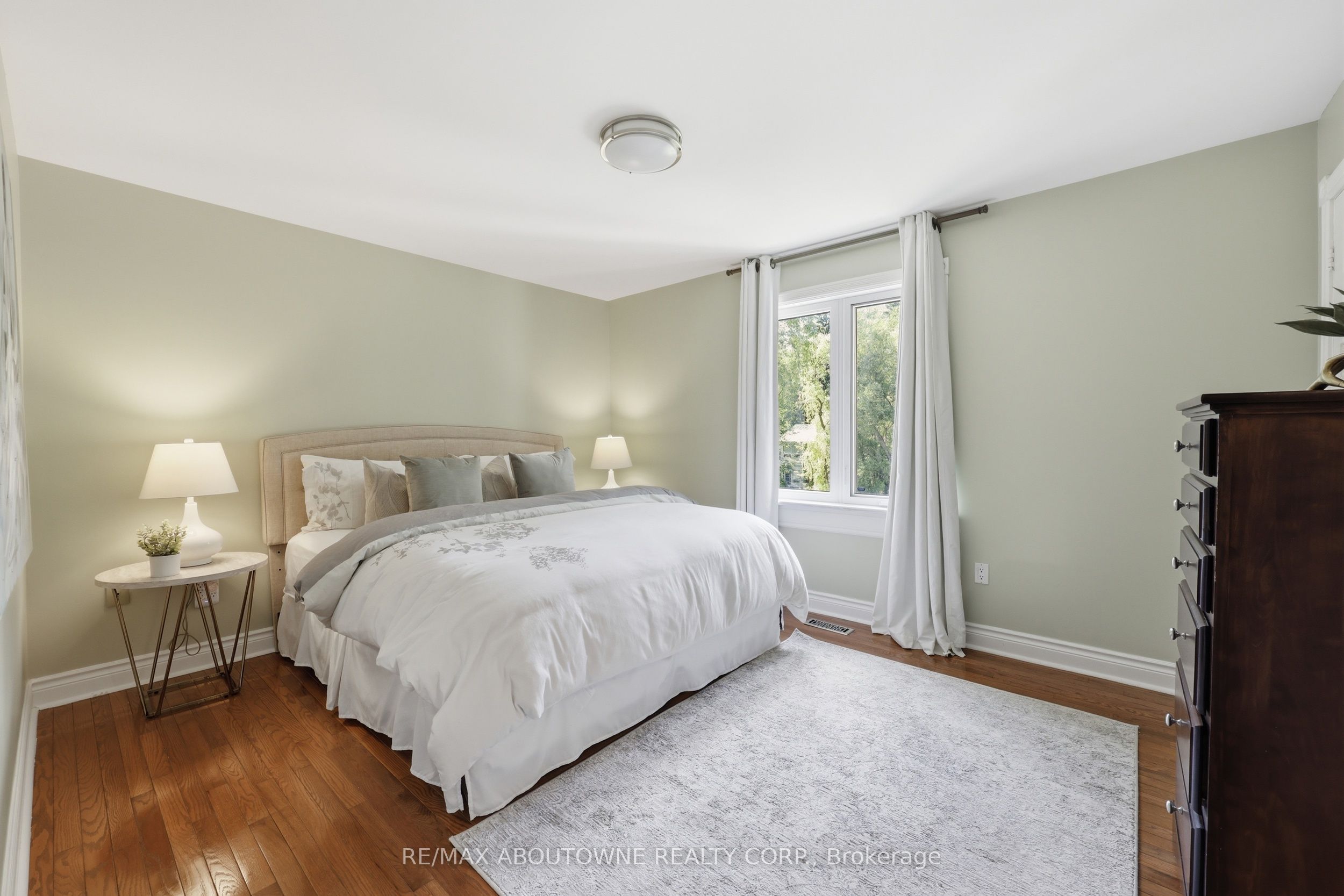 437 Cairncroft Road Property Photo 31
