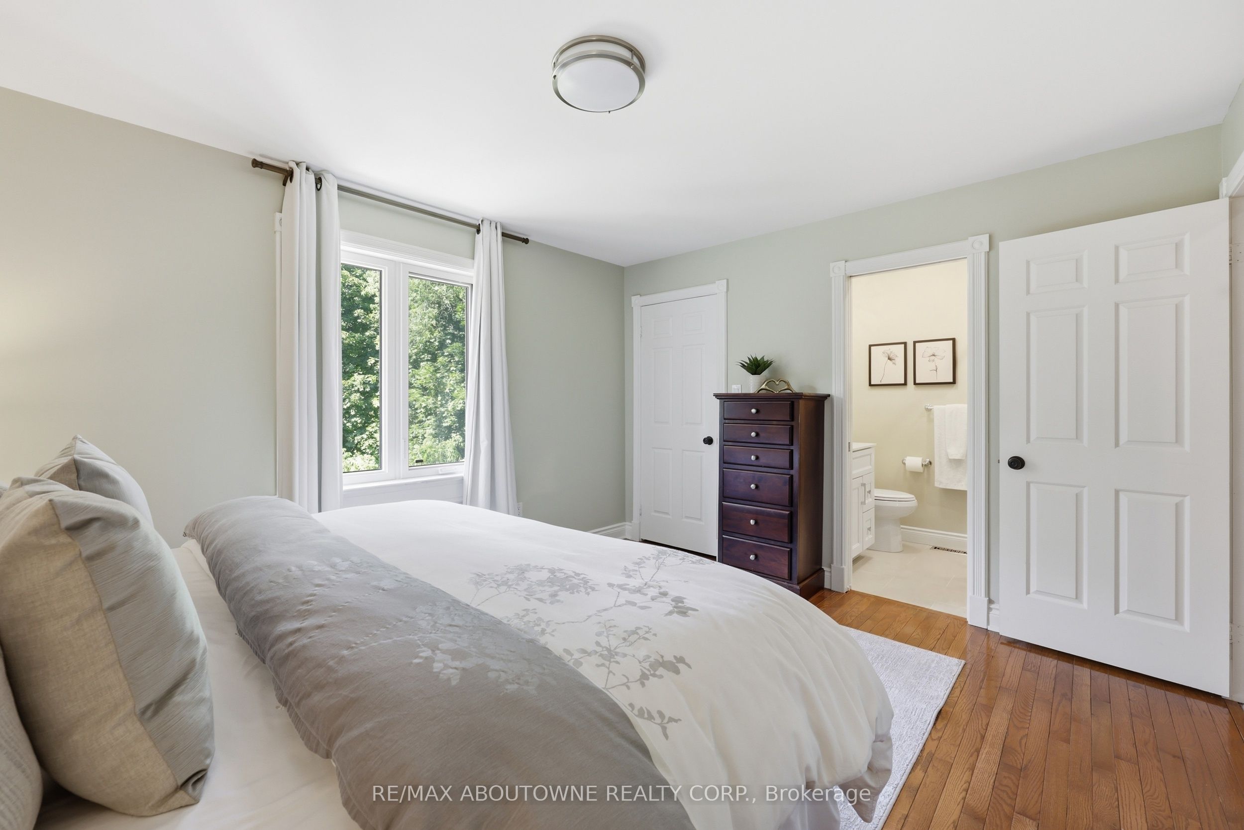 437 Cairncroft Road Property Photo 32