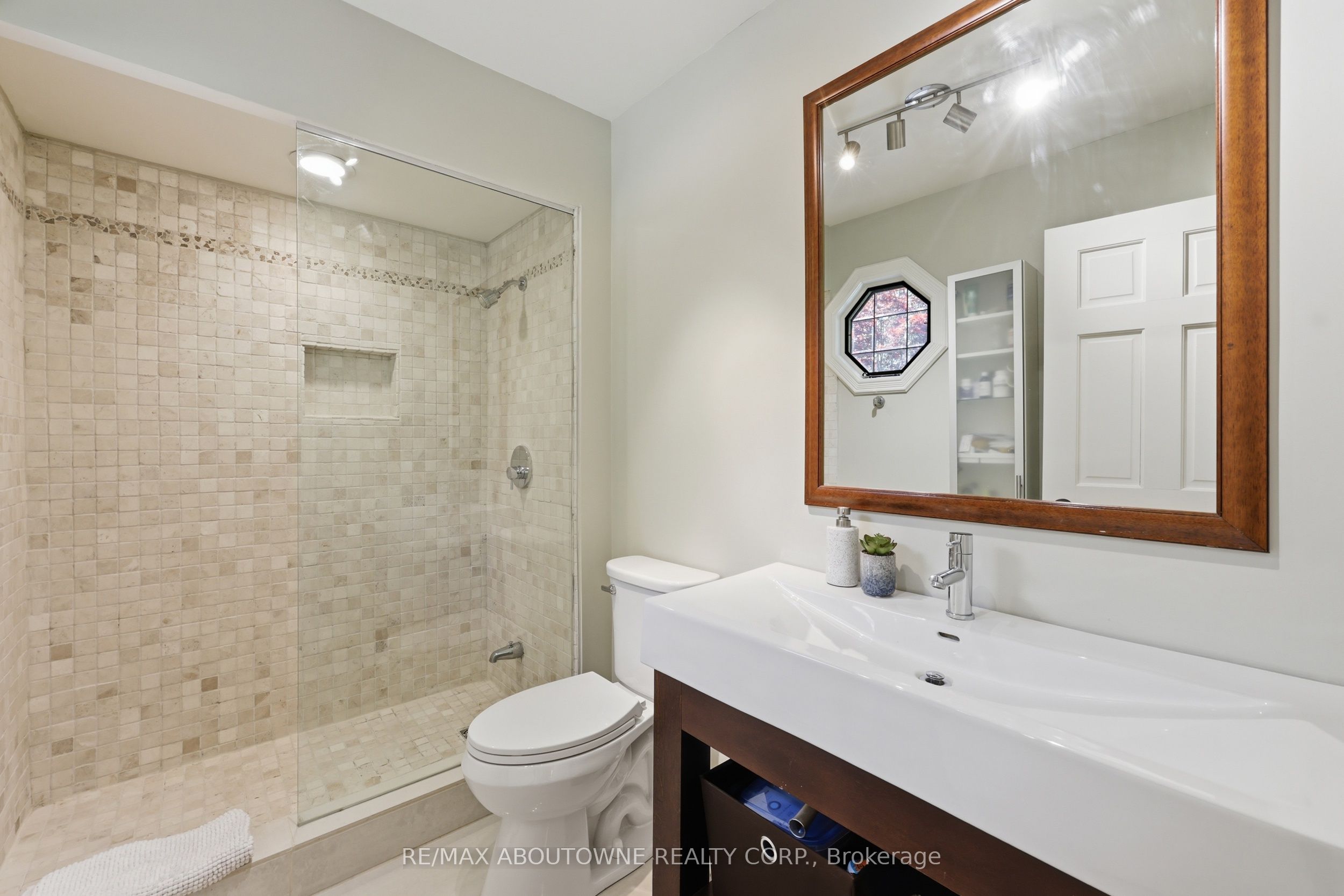 437 Cairncroft Road Property Photo 36