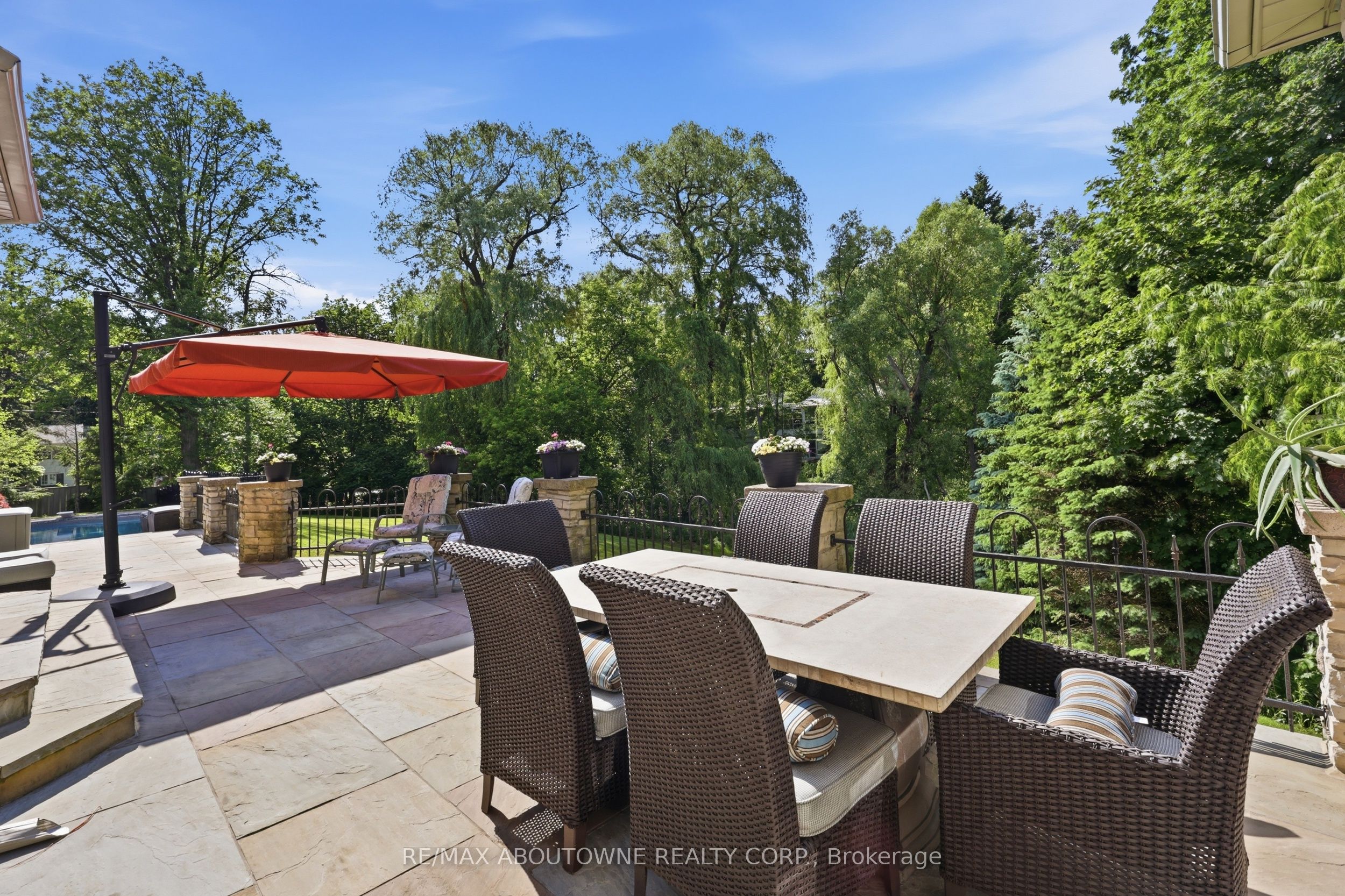 437 Cairncroft Road Property Photo 45
