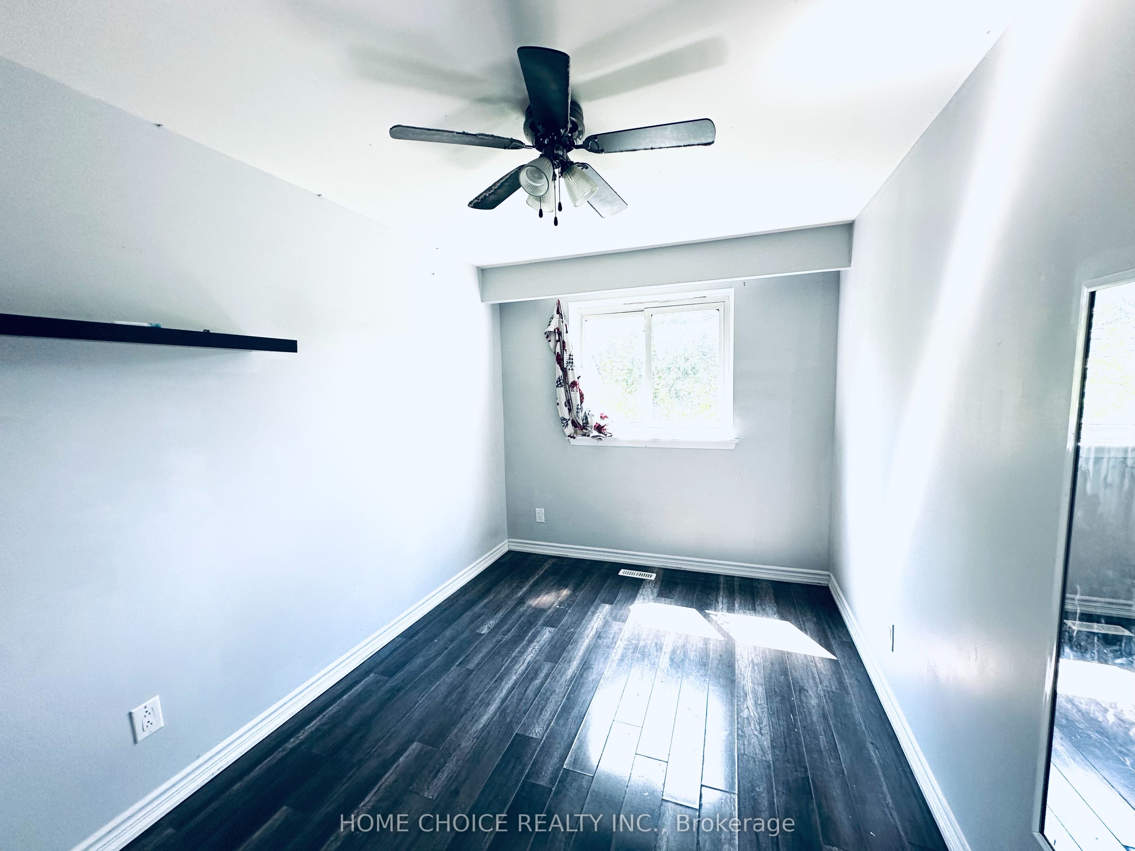 130 Earnscliffe Circle Lower Level Property Photo 6