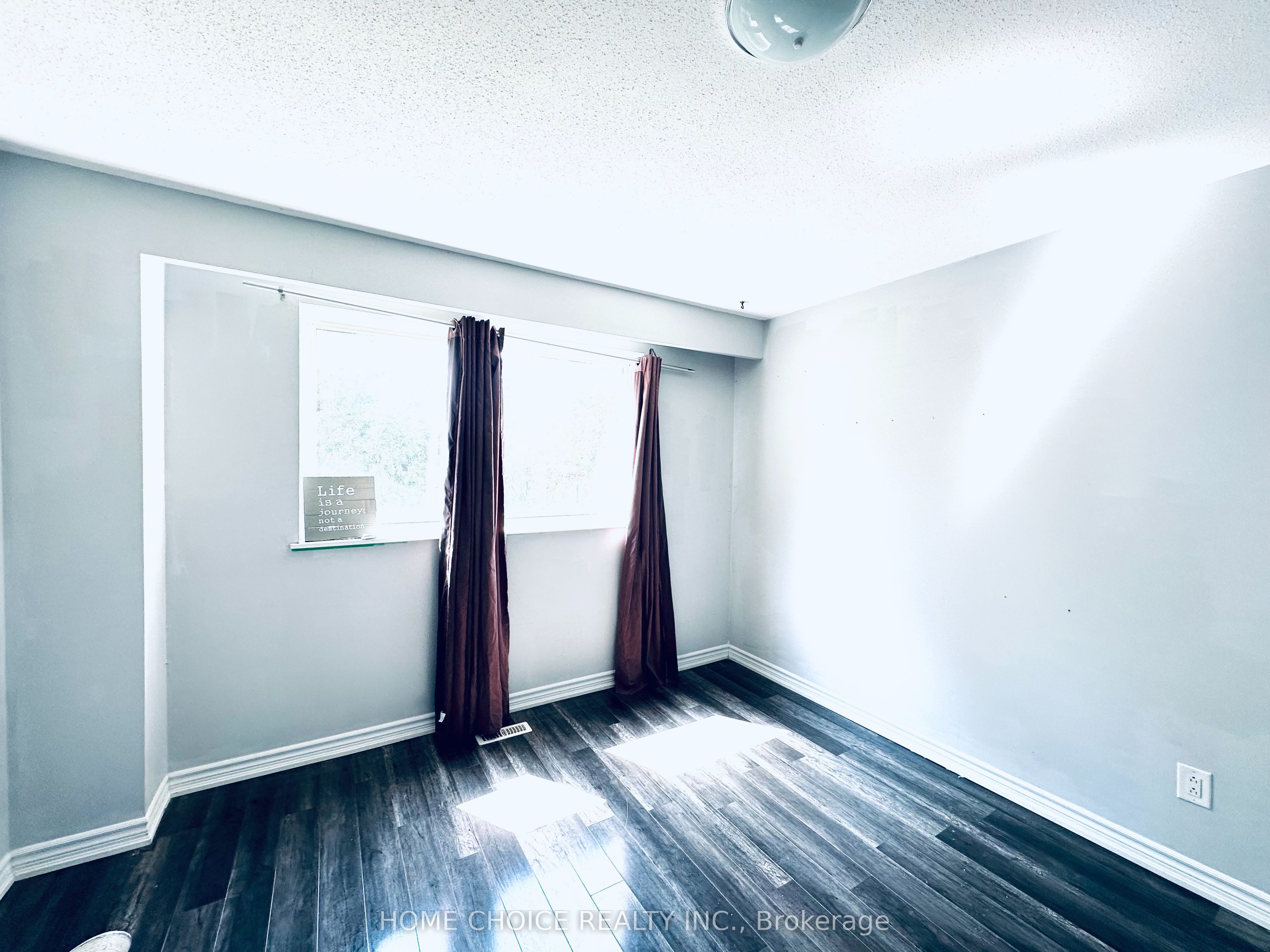 130 Earnscliffe Circle Lower Level Property Photo 7