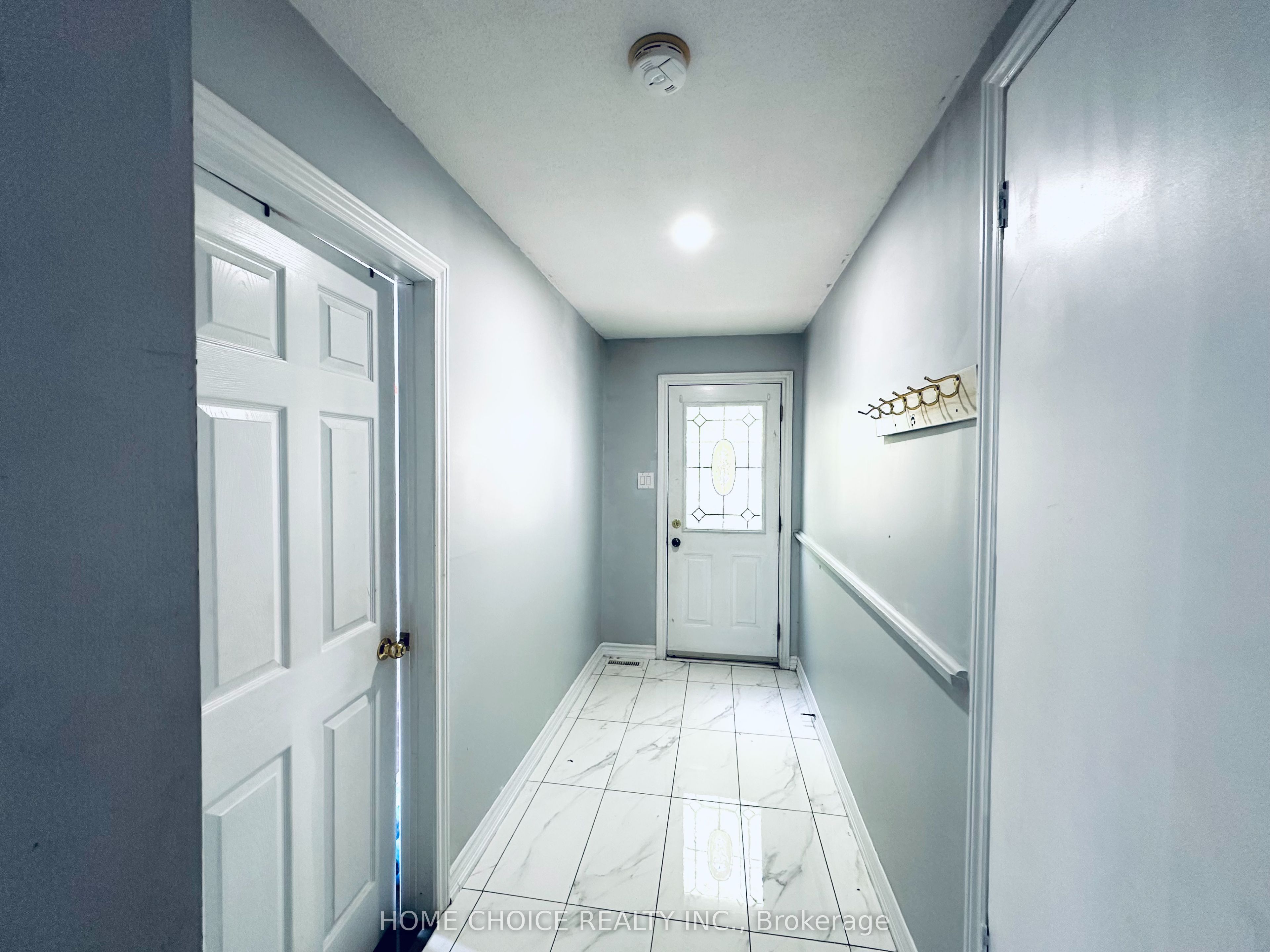 130 Earnscliffe Circle Lower Level Property Photo 8