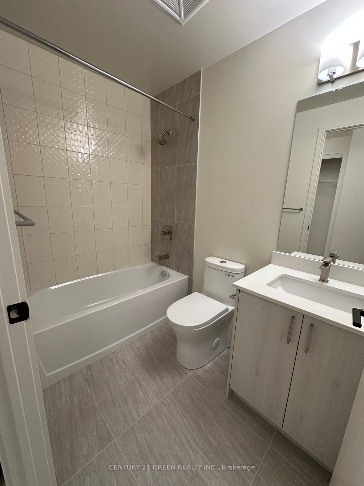 8020 Derry Road 609 Property Photo 12