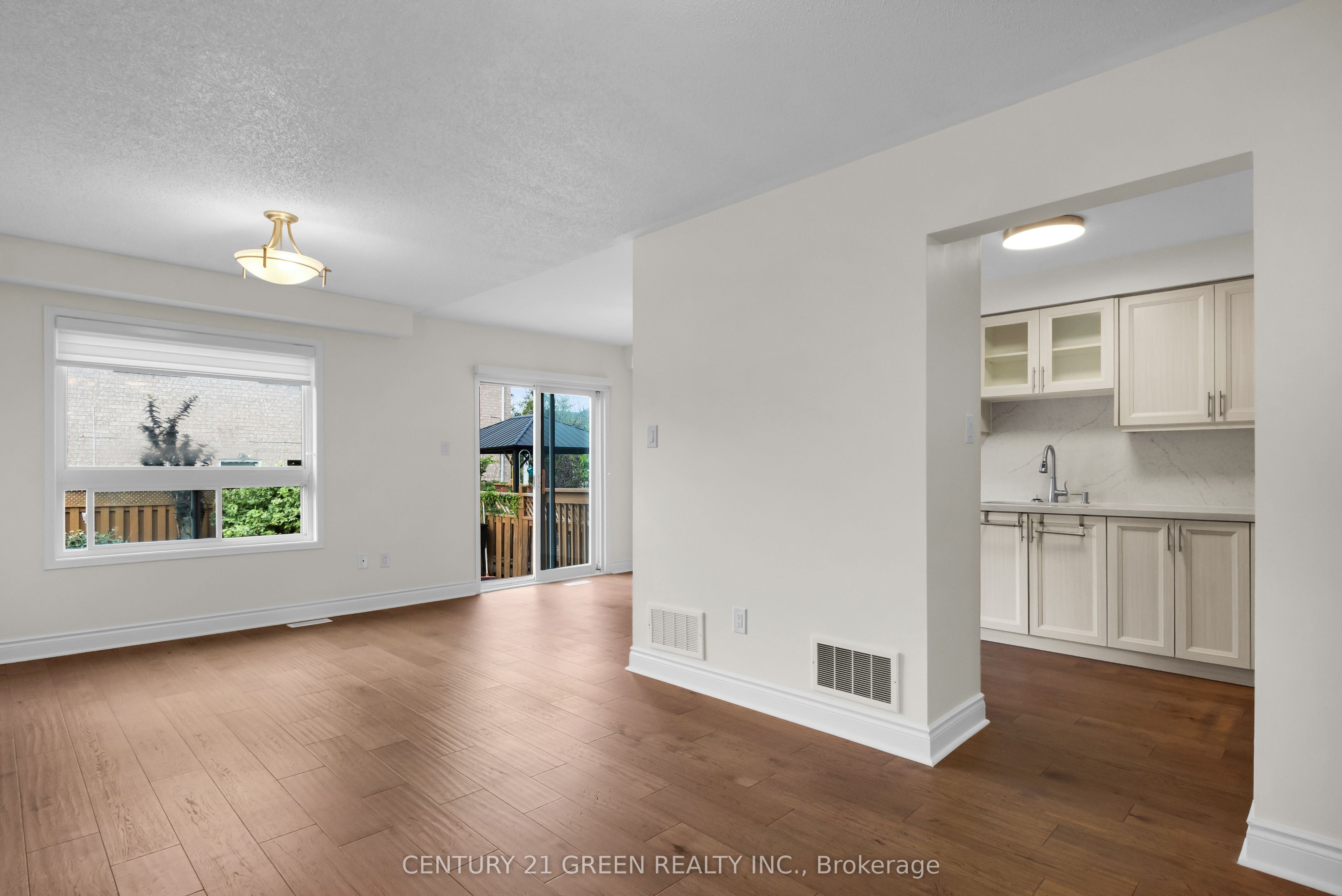 3081 Hawktail Crescent Property Photo 7