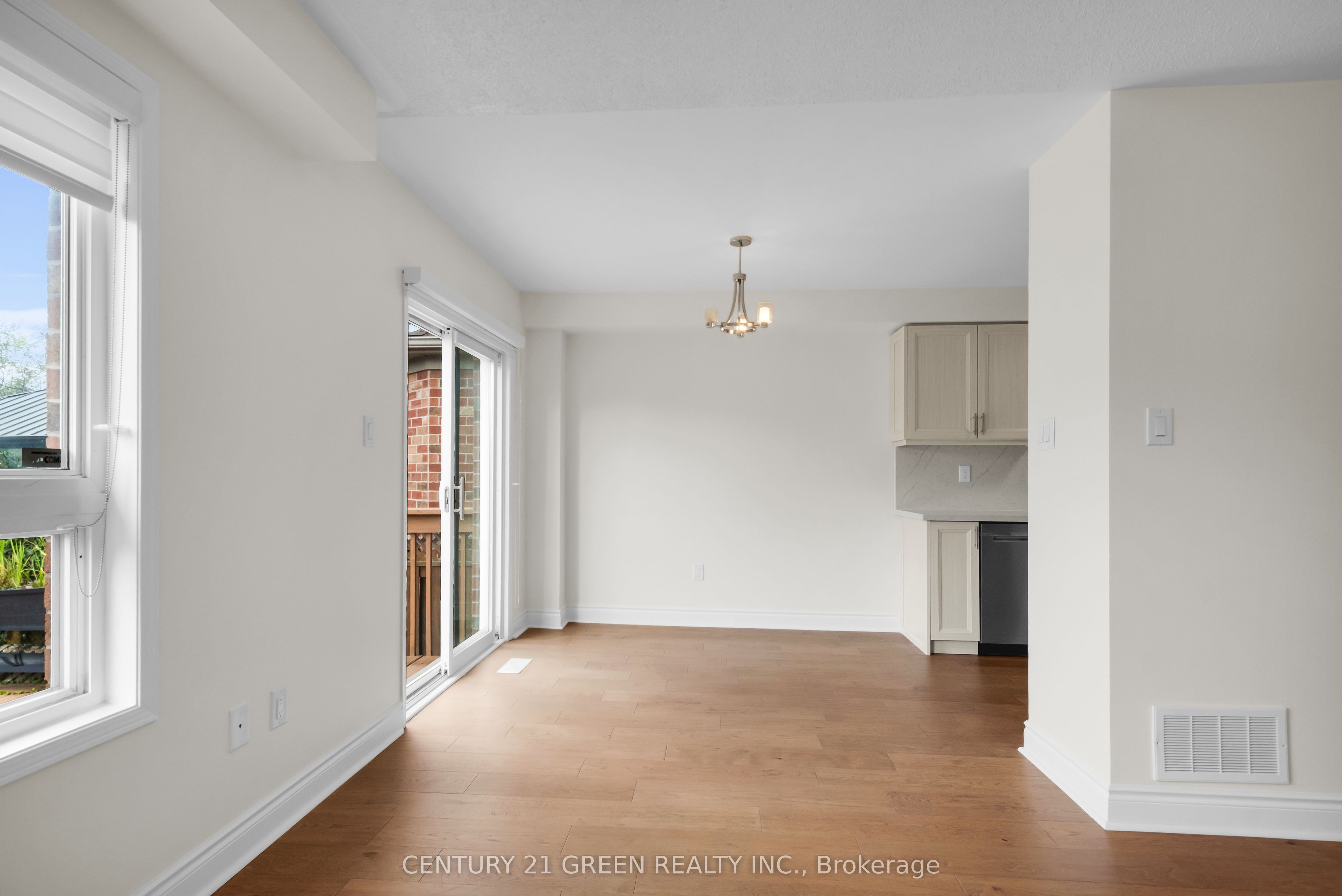 3081 Hawktail Crescent Property Photo 8