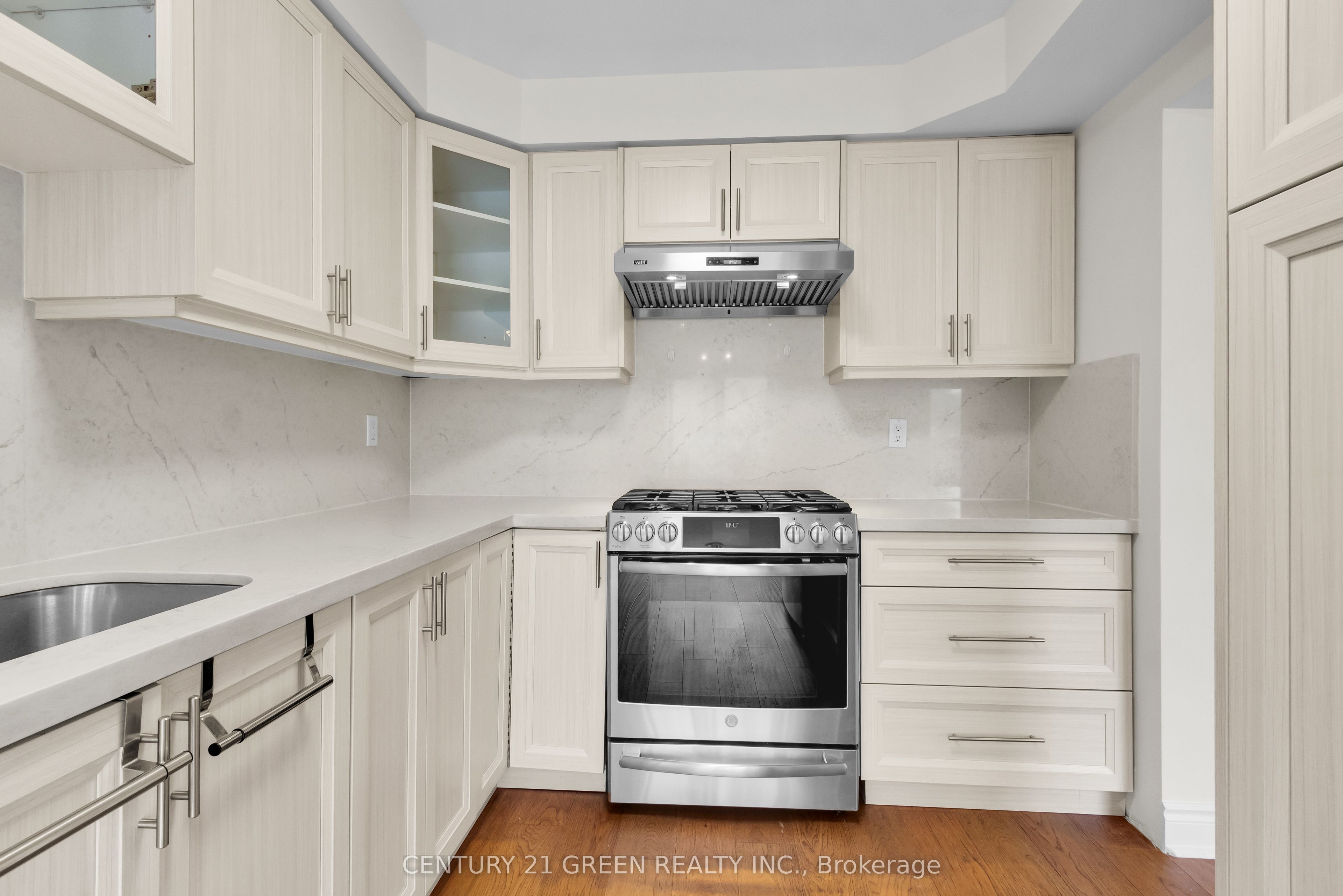 3081 Hawktail Crescent Property Photo 14