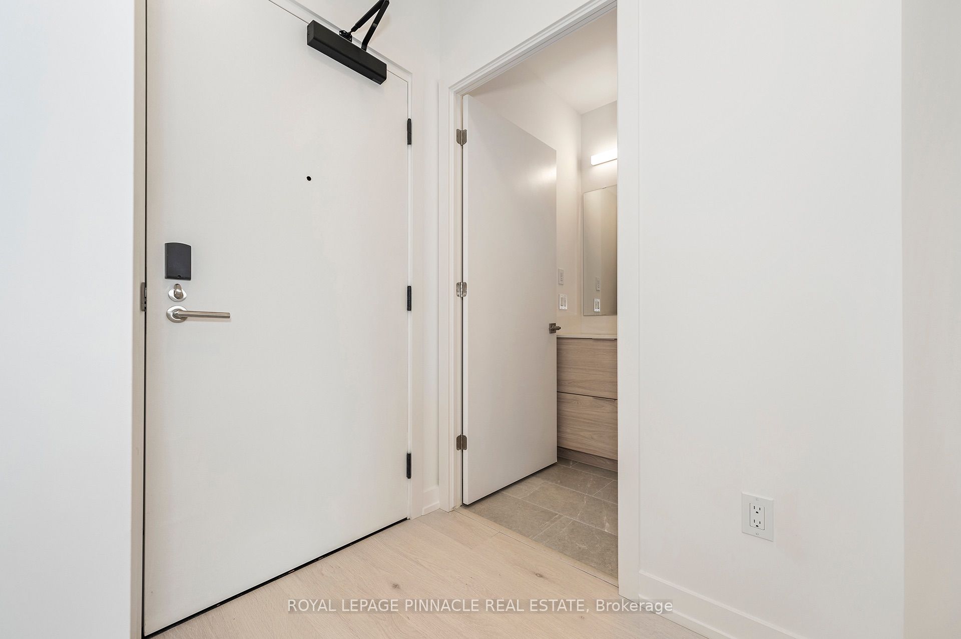 2501 Saw Whet Boulevard 403 Property Photo 8