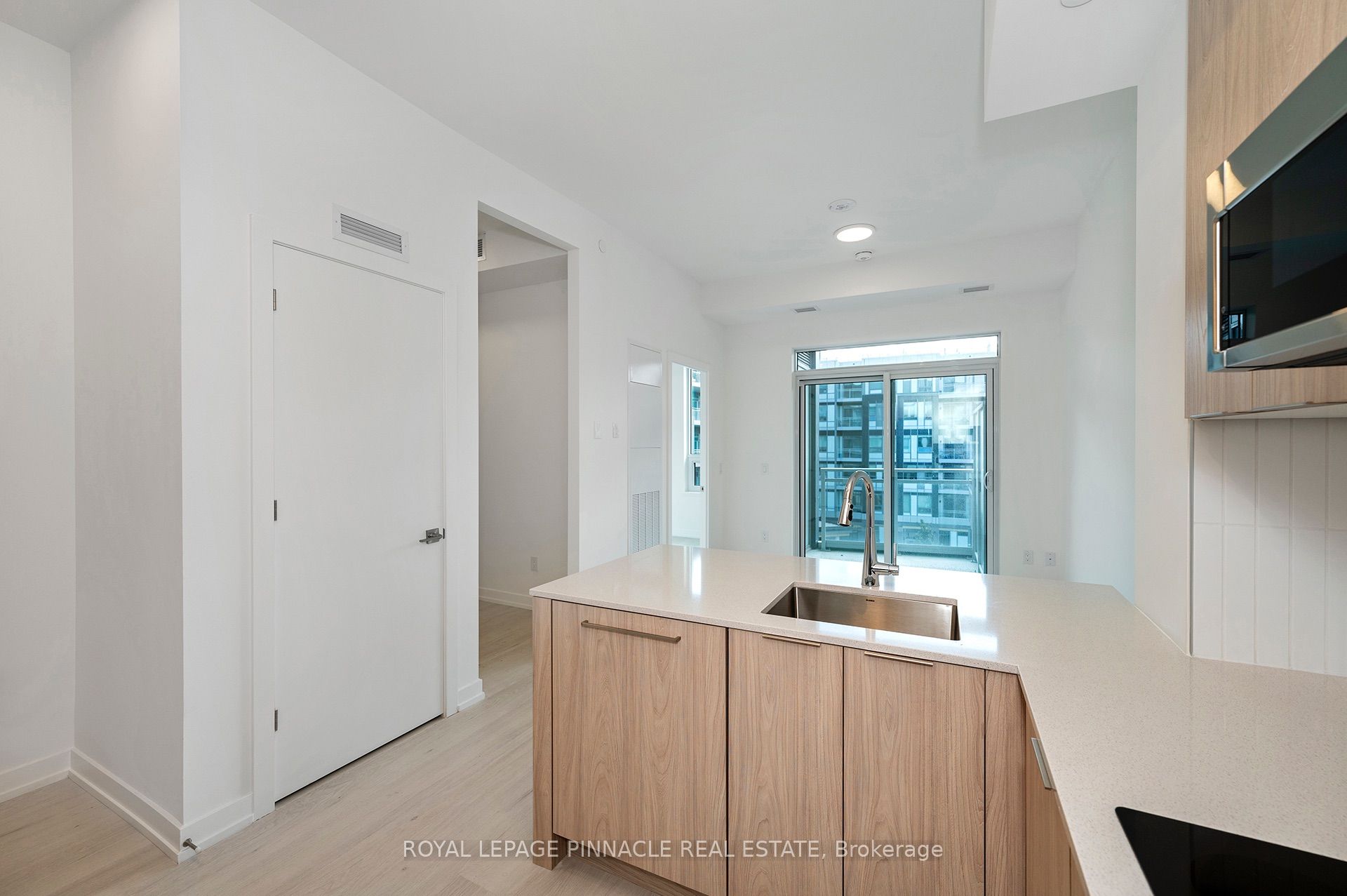 2501 Saw Whet Boulevard 403 Property Photo 12